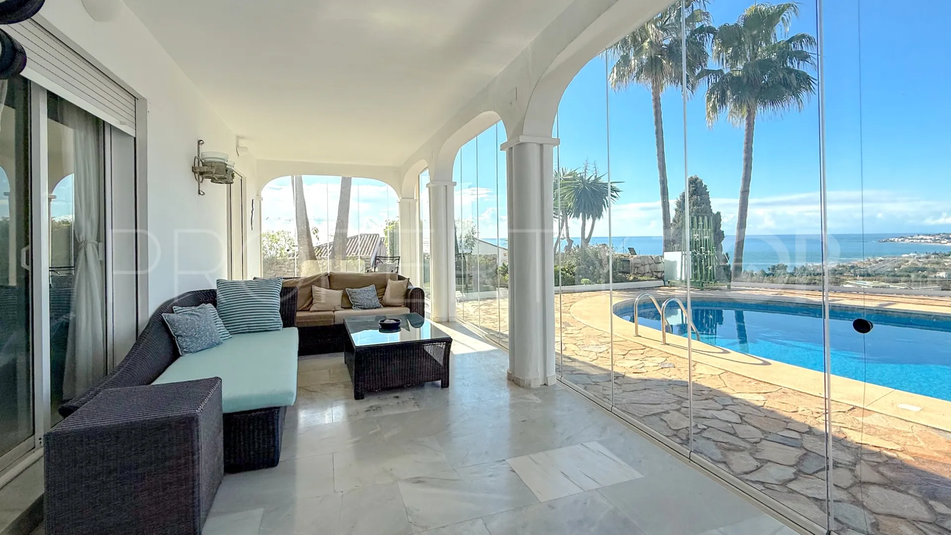 Casa en venta en El Chaparral con 5 dormitorios
