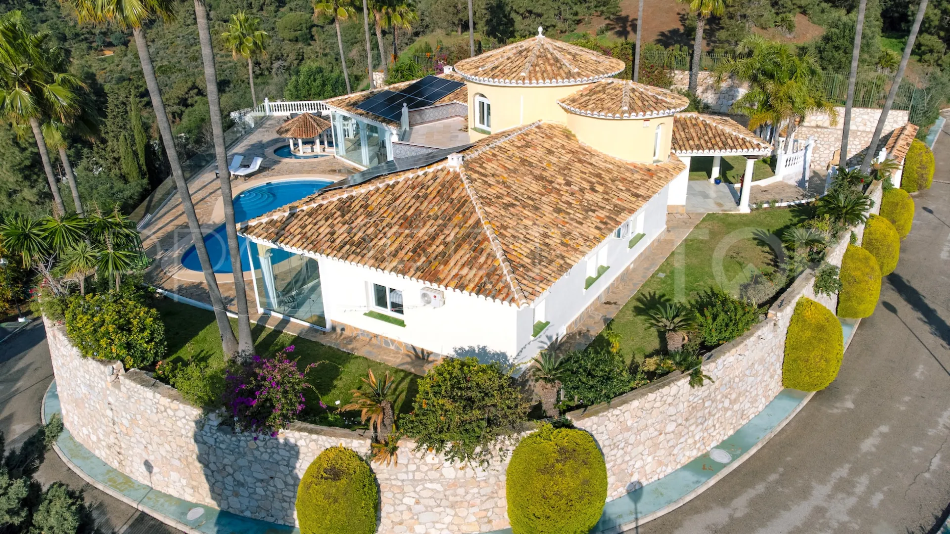 Casa en venta en El Chaparral con 5 dormitorios