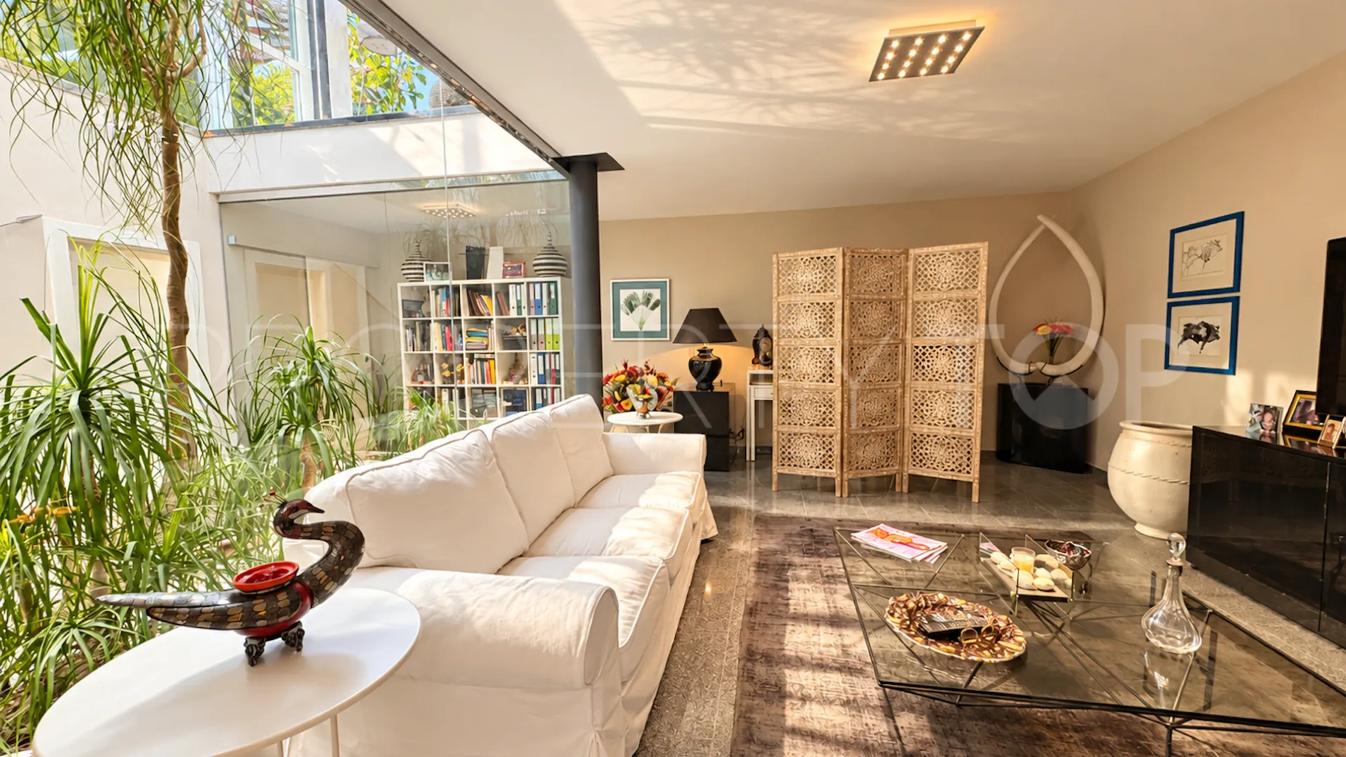 Buy villa with 5 bedrooms in La Cala Golf Resort