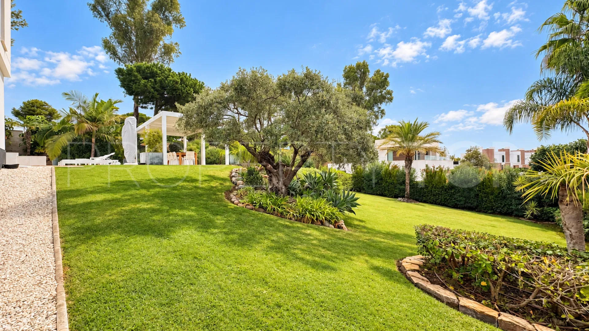 Buy villa with 5 bedrooms in La Cala Golf Resort