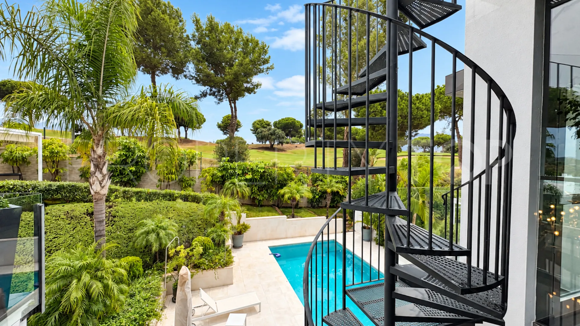Buy villa with 5 bedrooms in La Cala Golf Resort