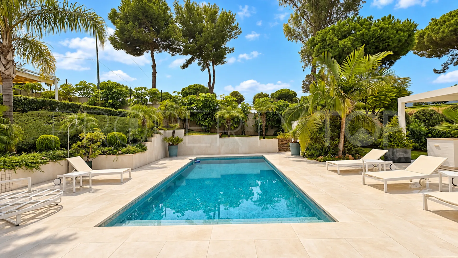 Buy villa with 5 bedrooms in La Cala Golf Resort
