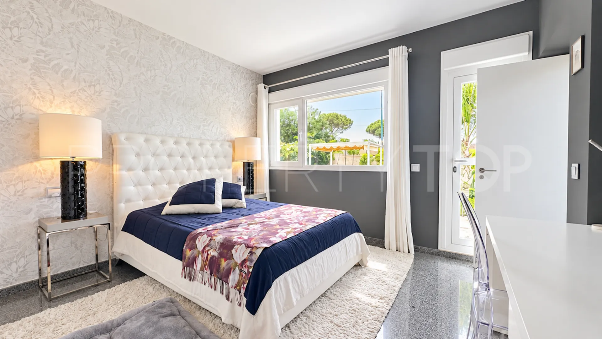 Buy villa with 5 bedrooms in La Cala Golf Resort