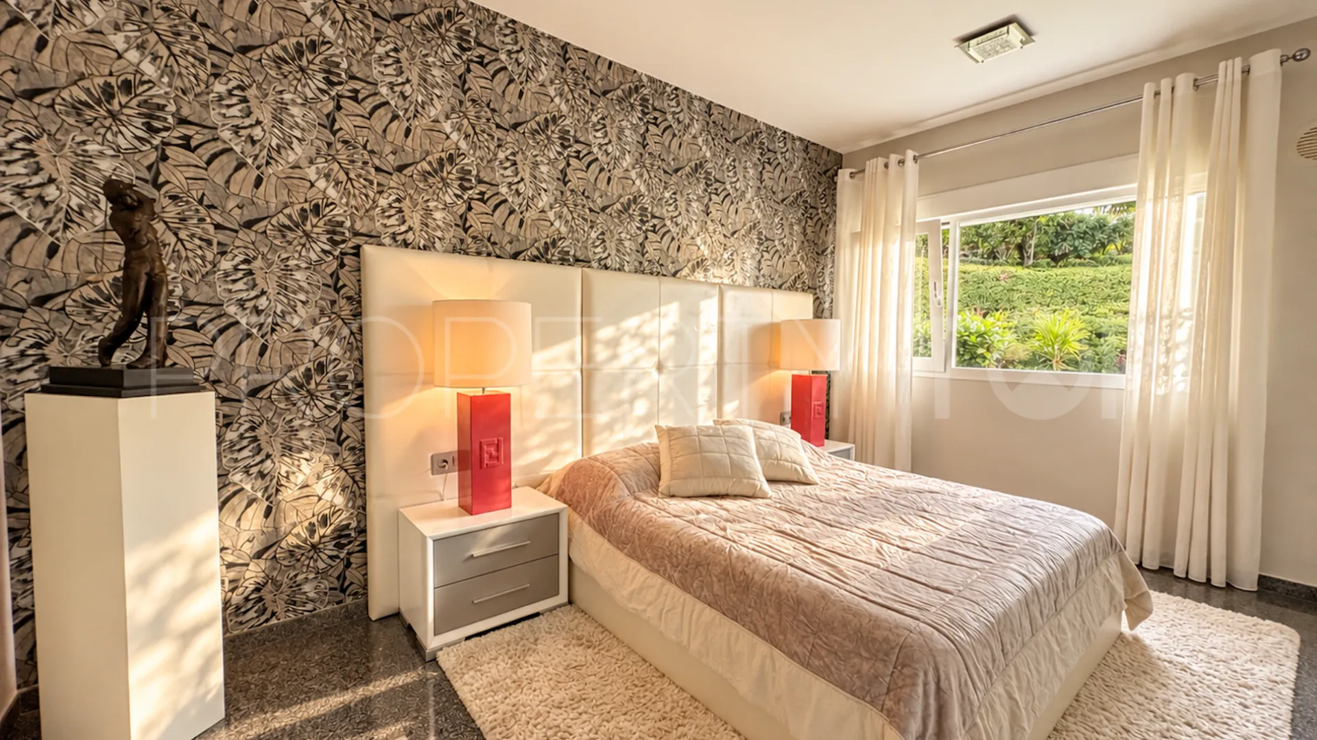 Buy villa with 5 bedrooms in La Cala Golf Resort