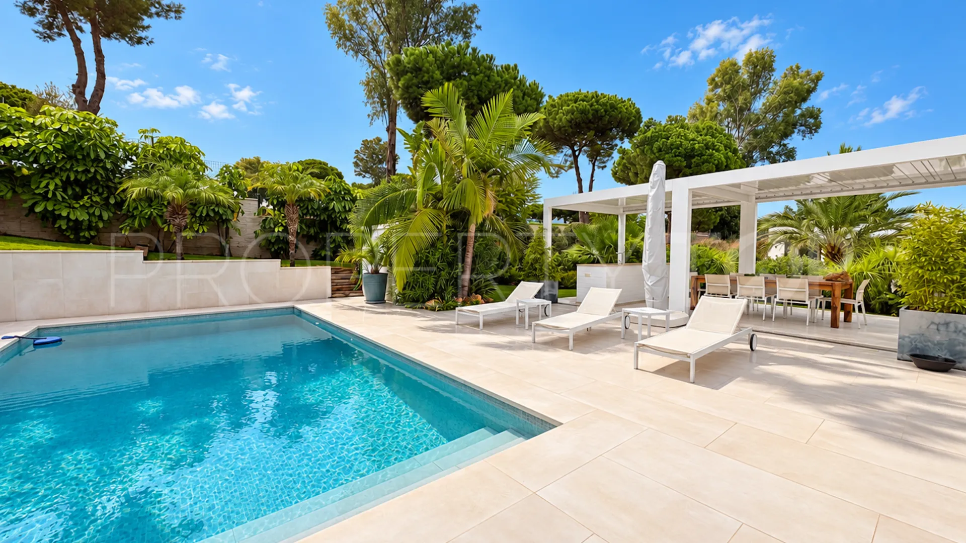 Buy villa with 5 bedrooms in La Cala Golf Resort