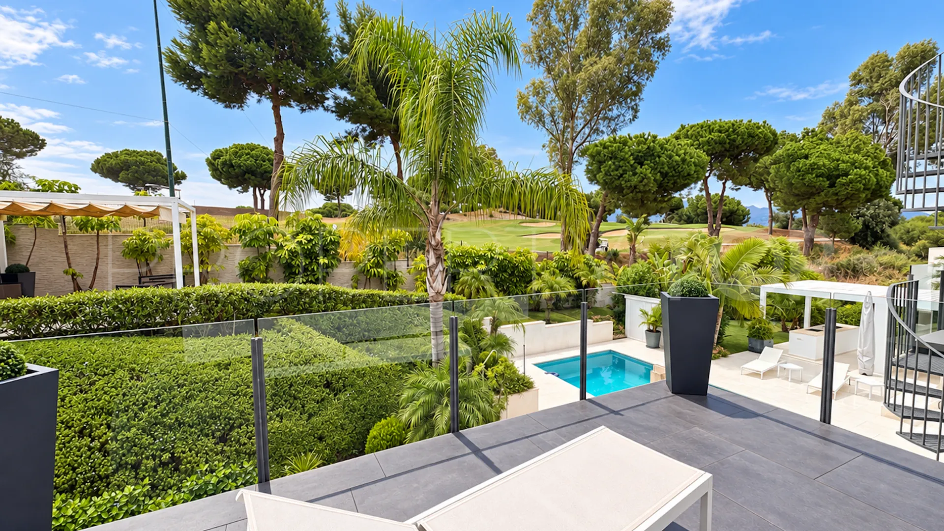 Buy villa with 5 bedrooms in La Cala Golf Resort