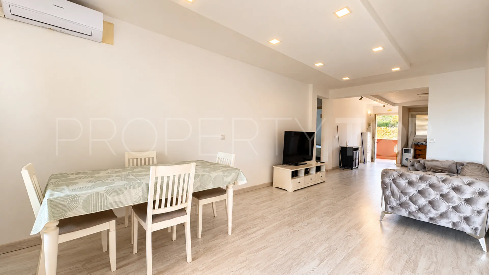 Comprar apartamento en Benalmadena Costa con 2 dormitorios