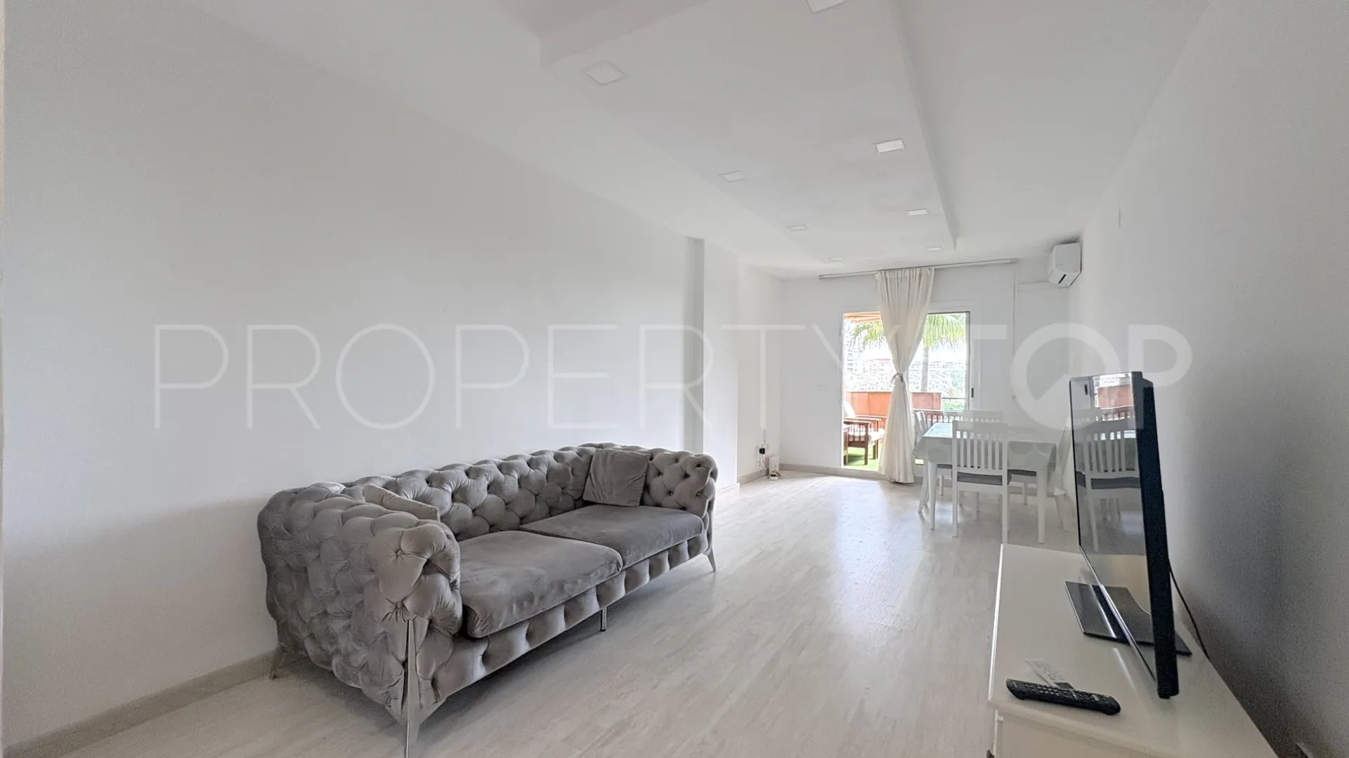 Comprar apartamento en Benalmadena Costa con 2 dormitorios