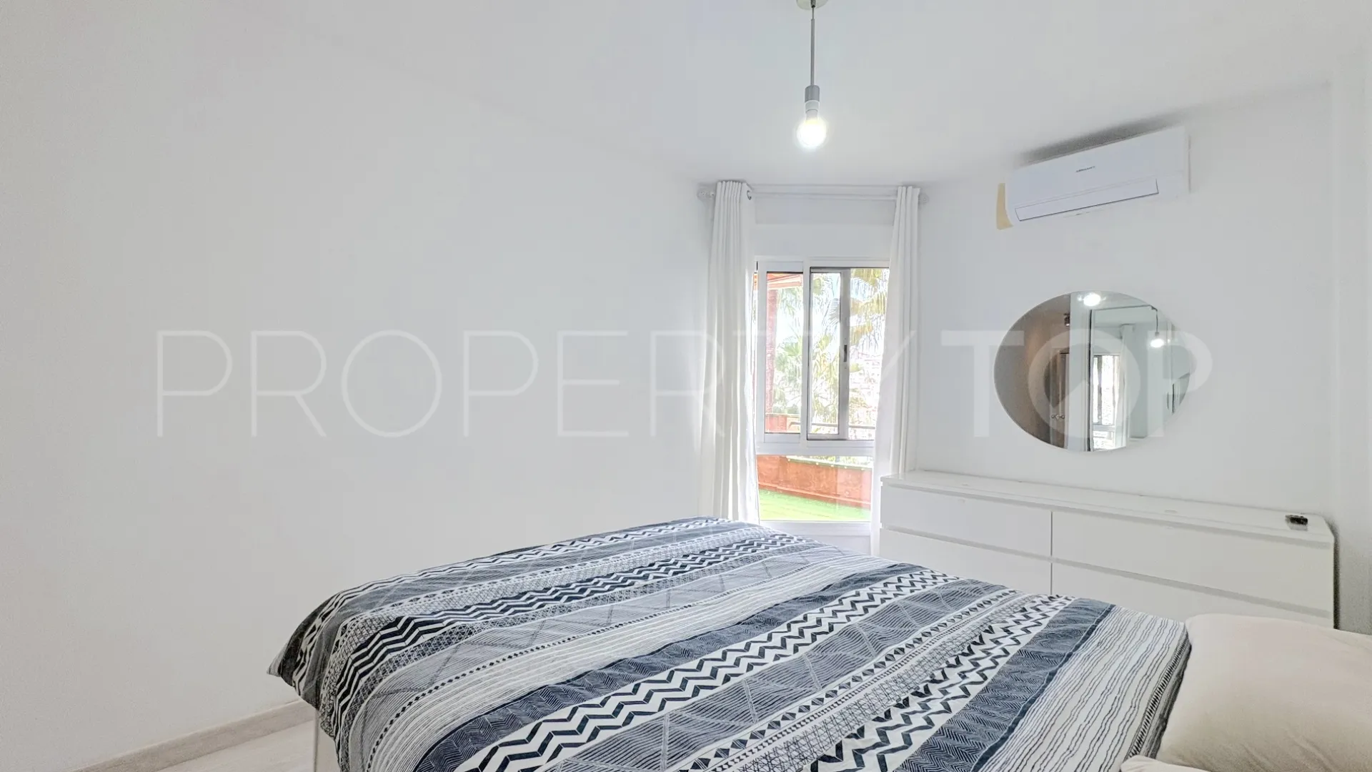 Comprar apartamento en Benalmadena Costa con 2 dormitorios