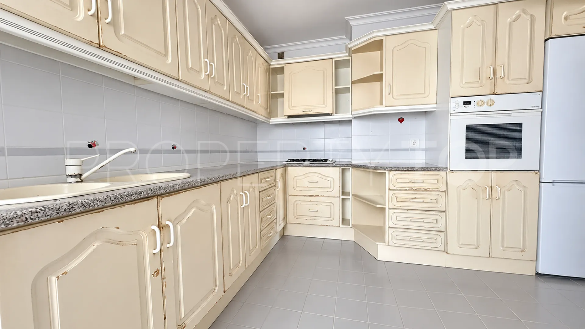 Apartamento de 3 dormitorios en venta en Los Boliches