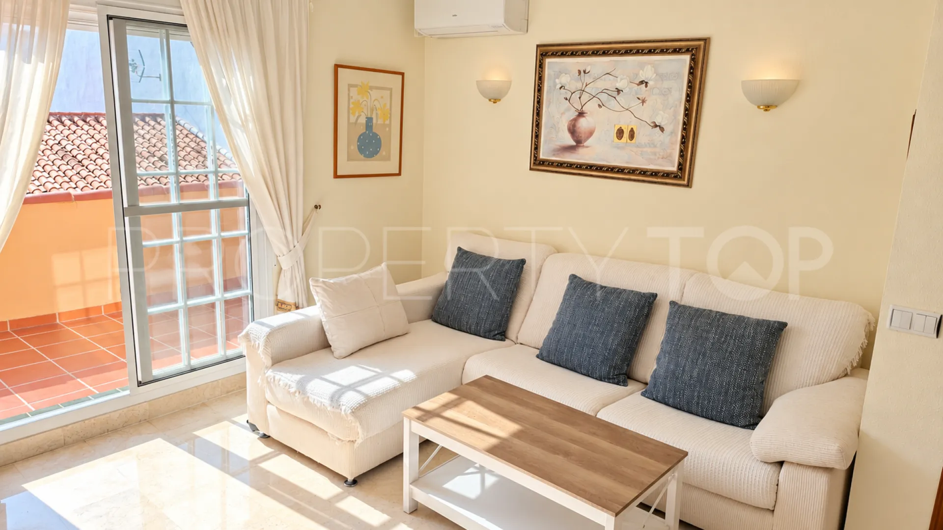 Fuengirola Puerto, Ático de 2 dormitorios en venta