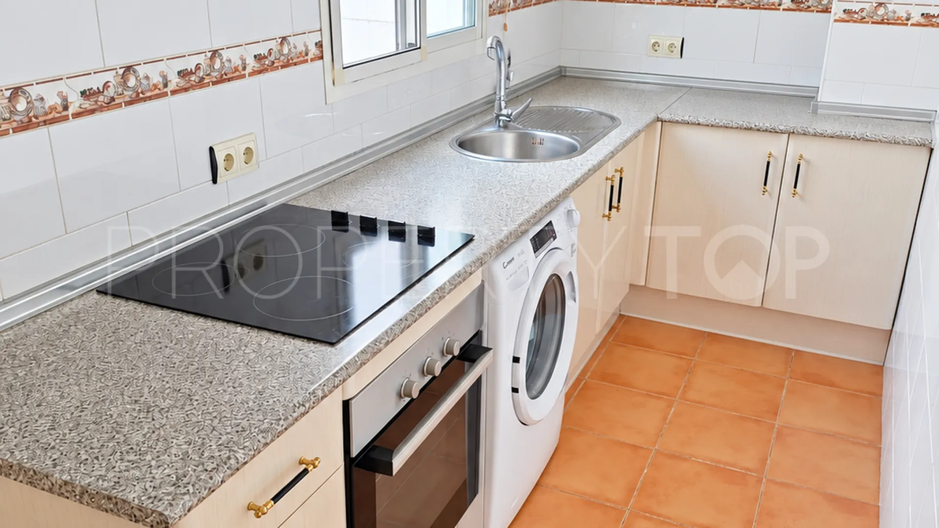 Fuengirola Puerto, Ático de 2 dormitorios en venta
