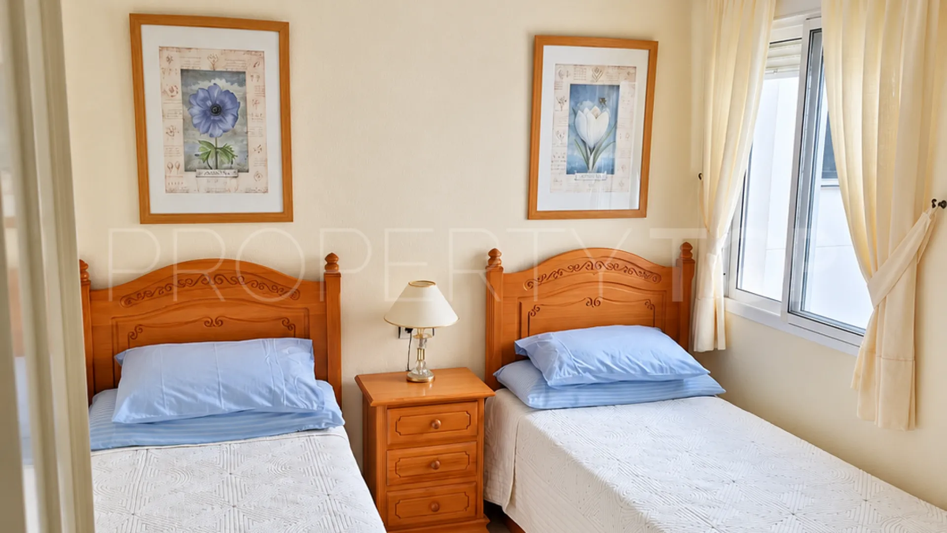 Fuengirola Puerto, Ático de 2 dormitorios en venta