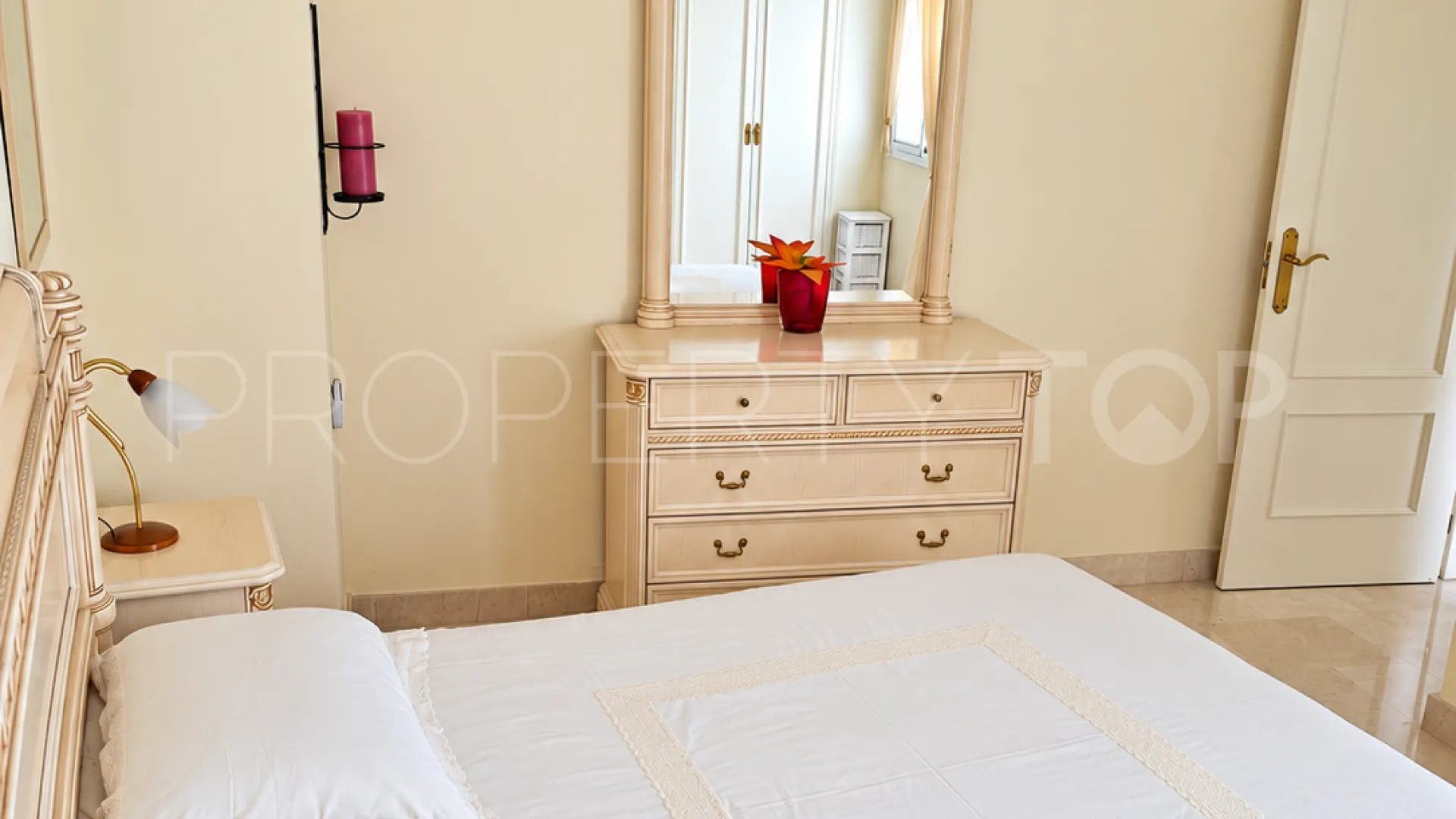 Fuengirola Puerto, Ático de 2 dormitorios en venta