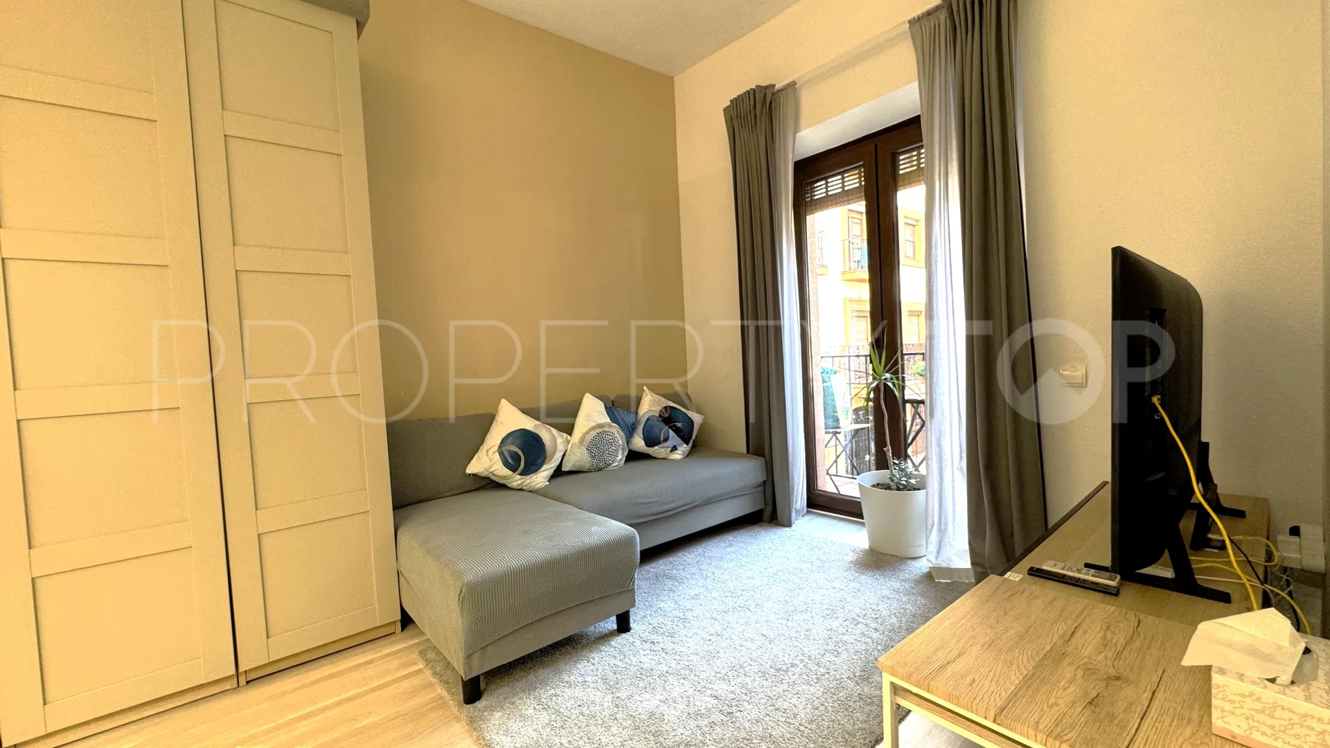 Apartamento a la venta de 2 dormitorios en Calahonda