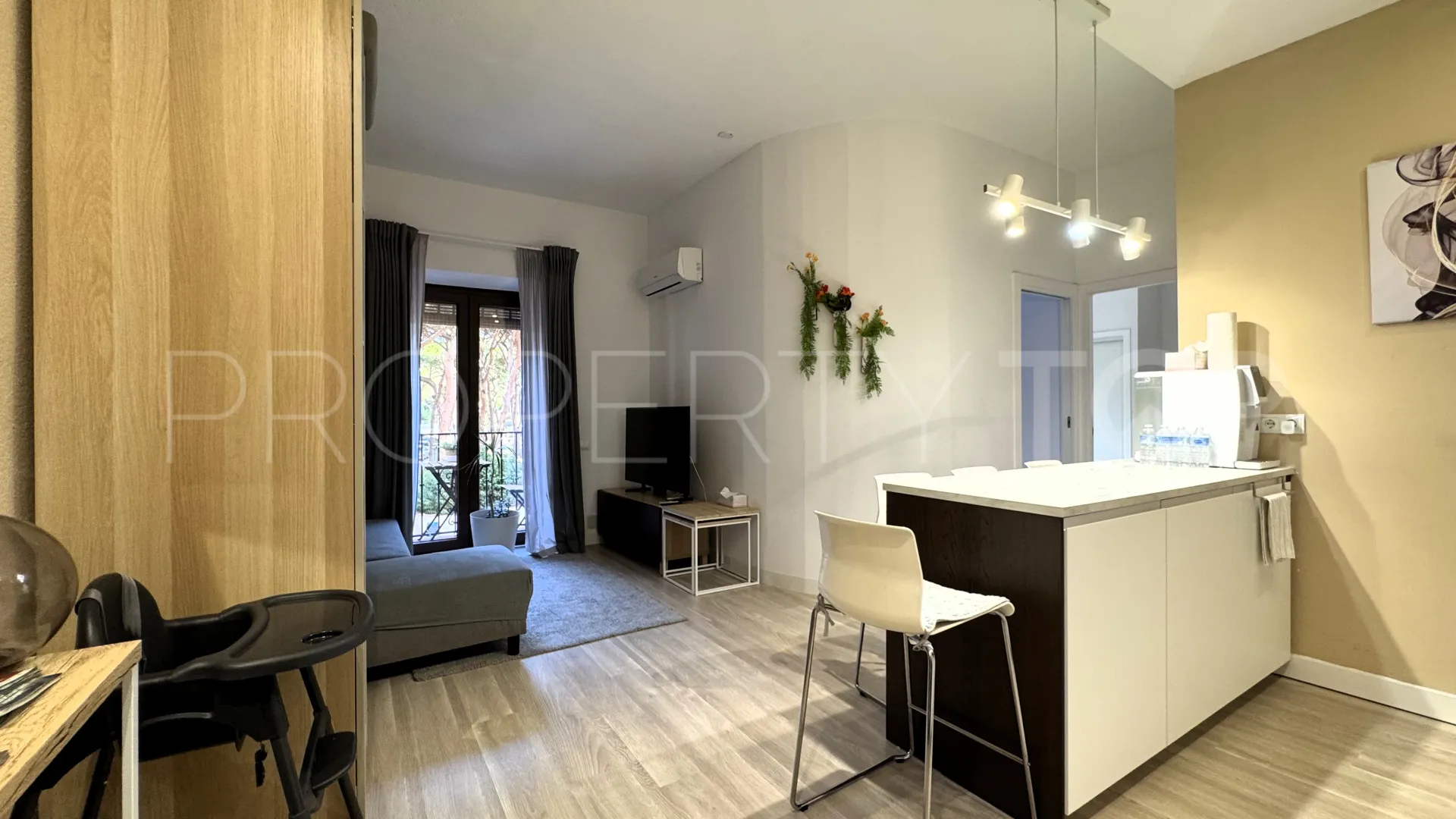 Apartamento a la venta de 2 dormitorios en Calahonda