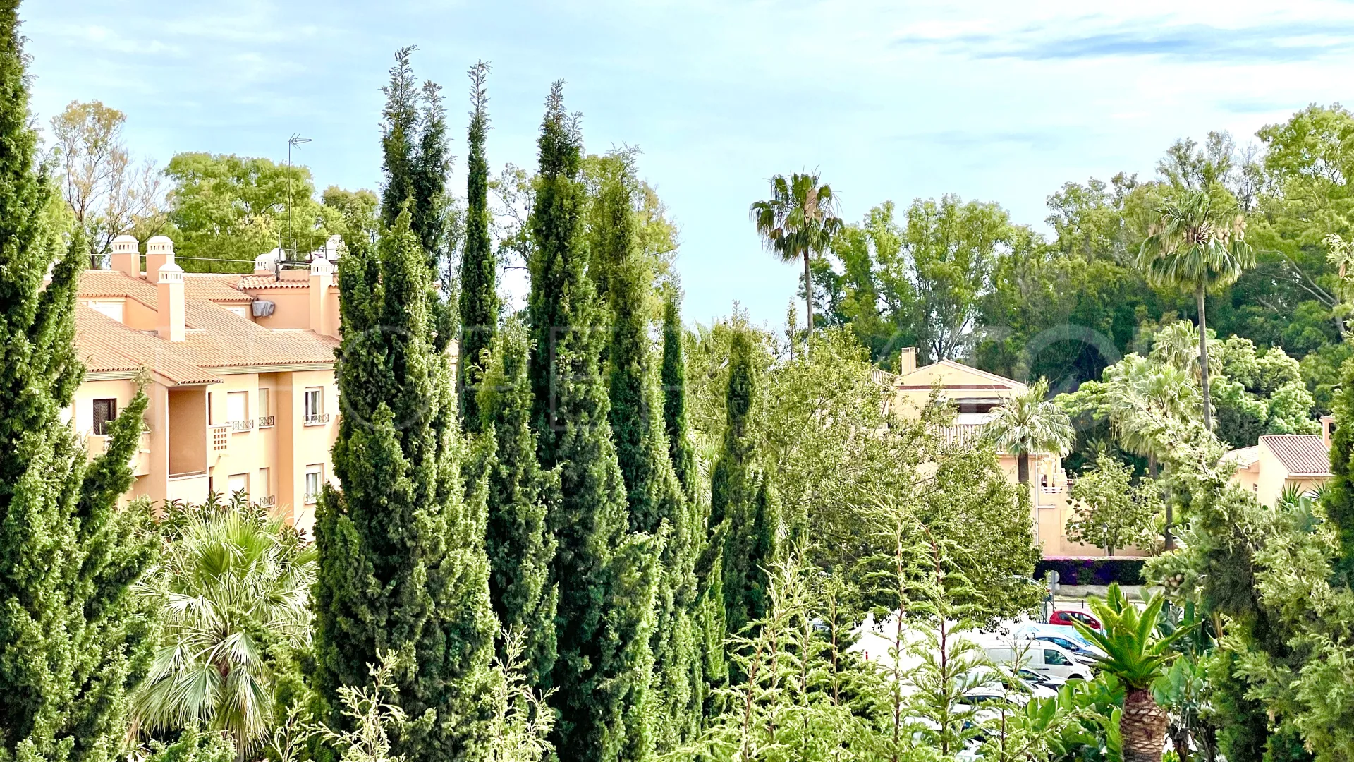 For sale 3 bedrooms penthouse in Artola