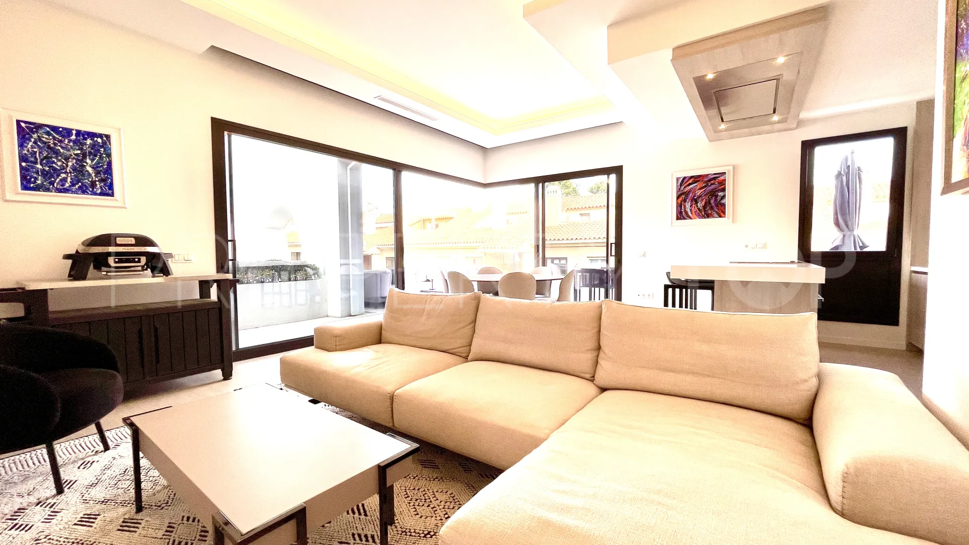 For sale 3 bedrooms penthouse in Artola
