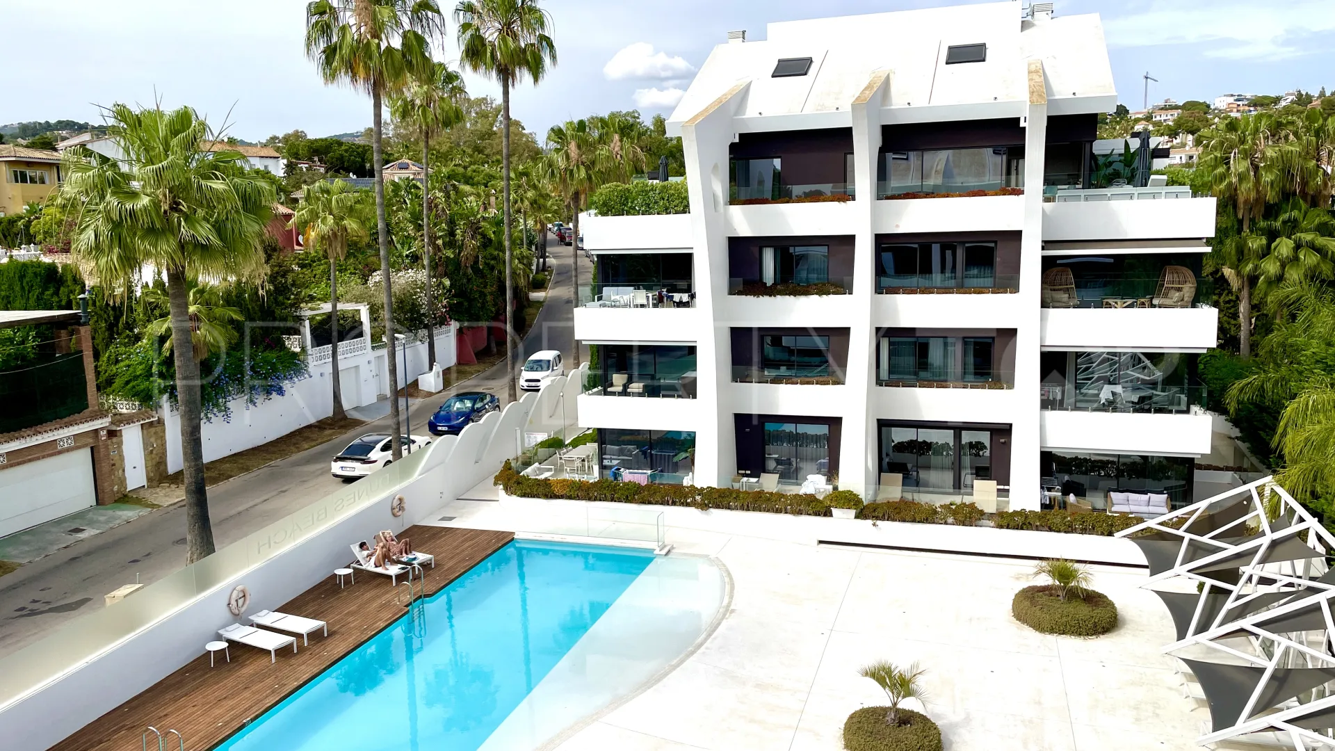 For sale 3 bedrooms penthouse in Artola