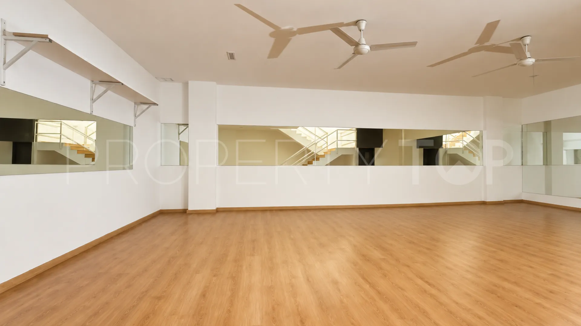Local comercial en venta en Sotogrande Puerto Deportivo
