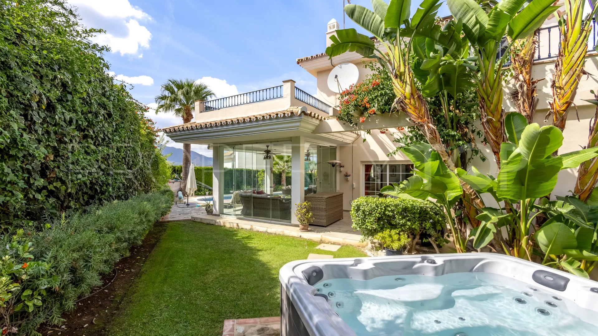 Villa en venta en Alhaurin Golf con 3 dormitorios