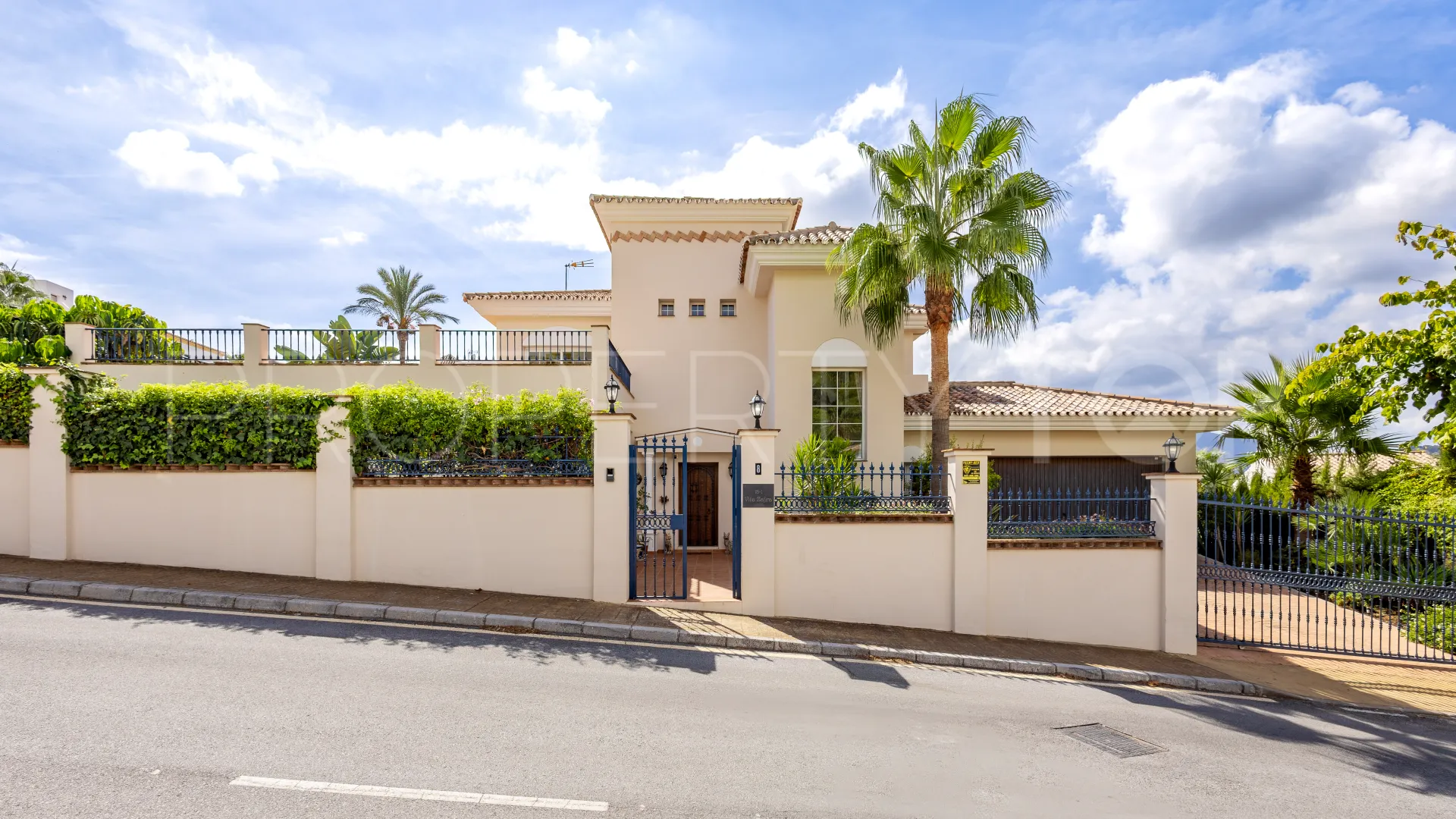 Villa en venta en Alhaurin Golf con 3 dormitorios