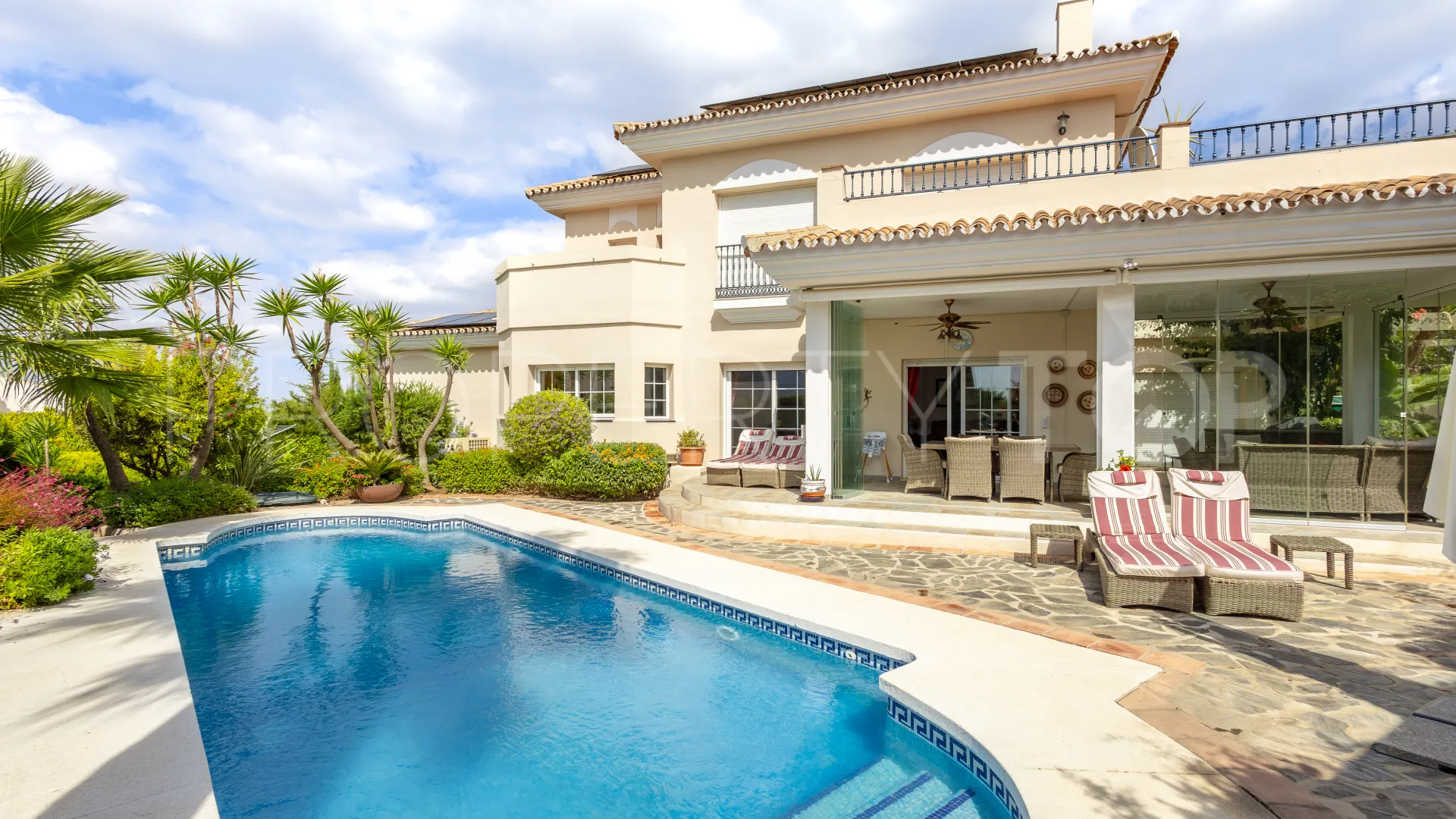 Villa en venta en Alhaurin Golf con 3 dormitorios
