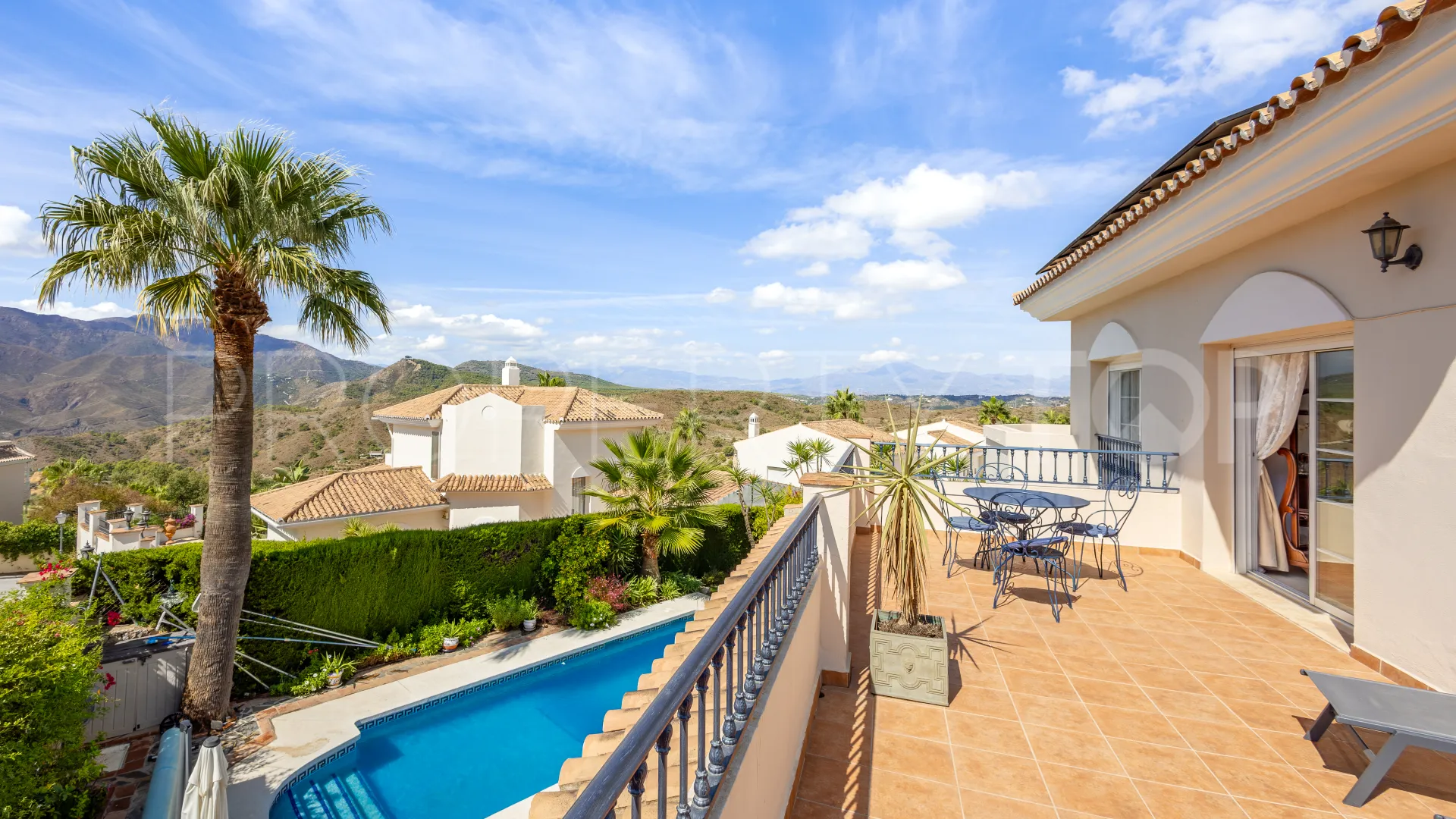 Villa en venta en Alhaurin Golf con 3 dormitorios
