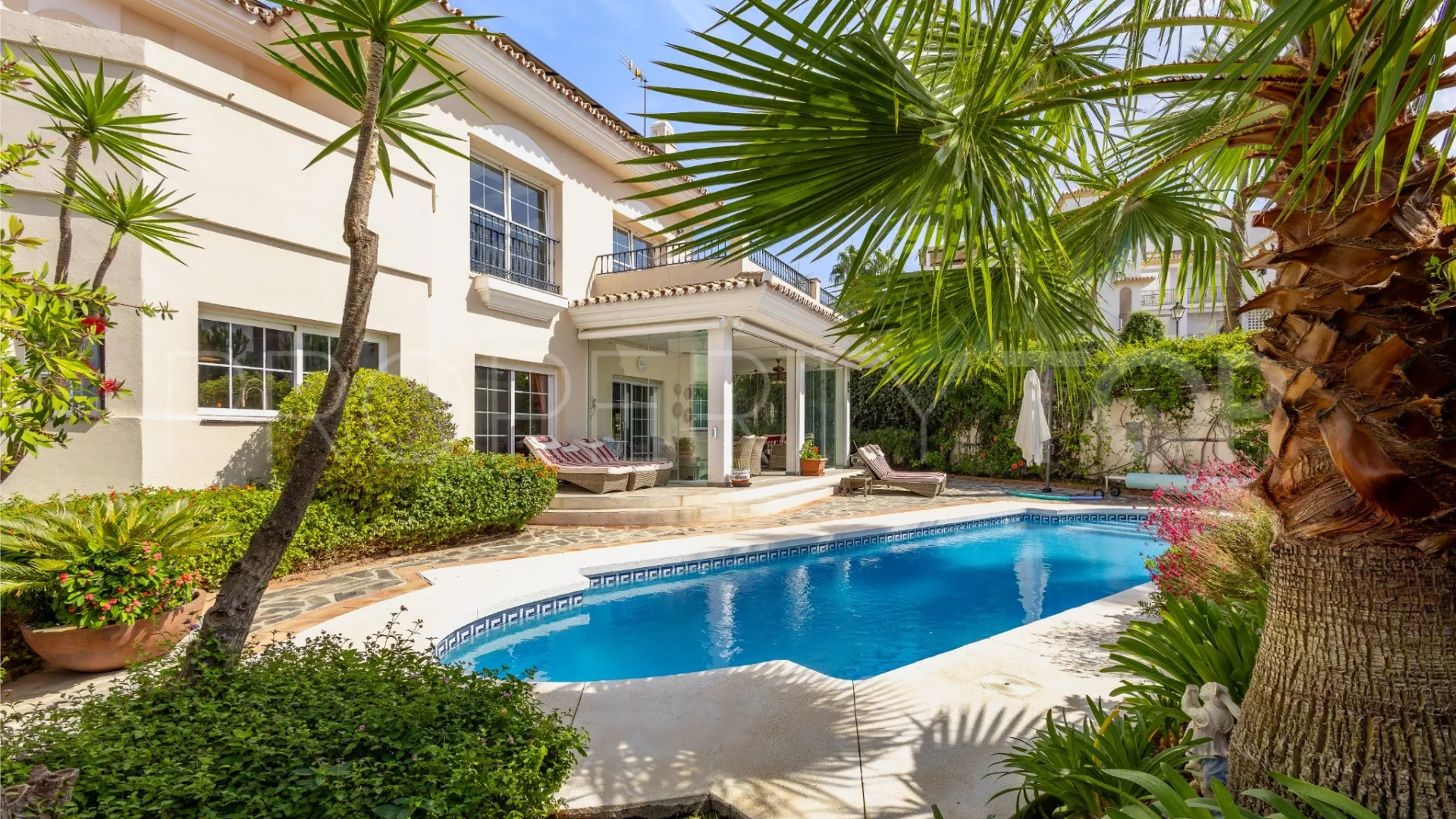 Villa en venta en Alhaurin Golf con 3 dormitorios