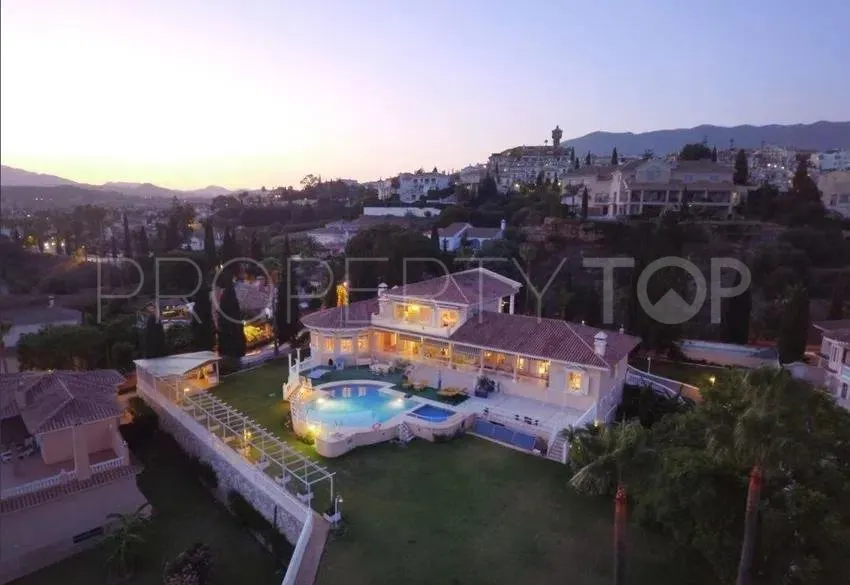 Se vende casa de 10 dormitorios en Mijas Golf
