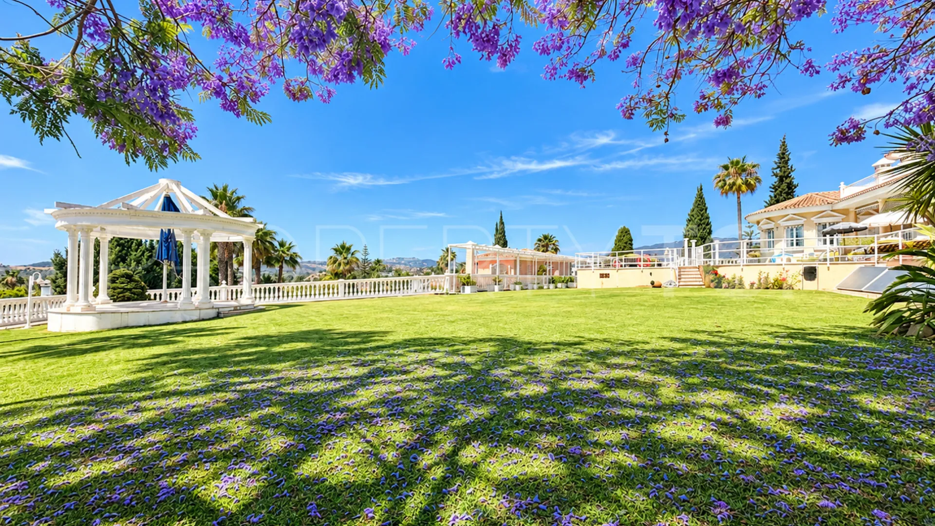 Se vende casa de 10 dormitorios en Mijas Golf