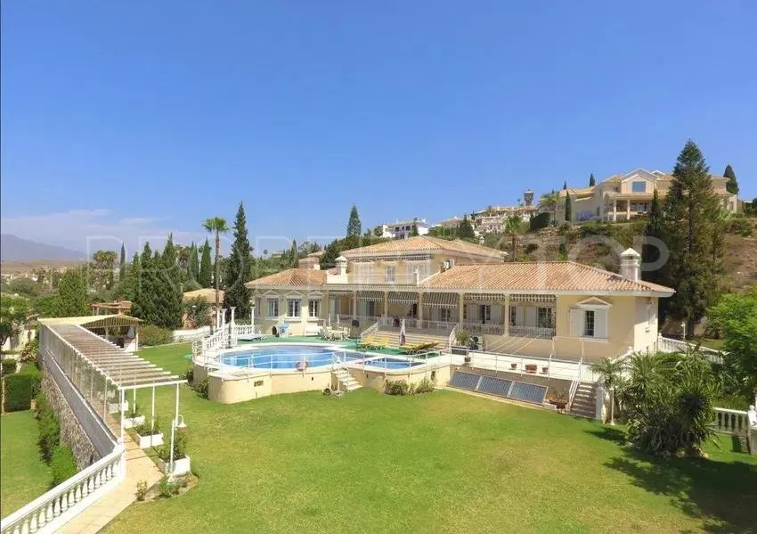 Se vende casa de 10 dormitorios en Mijas Golf