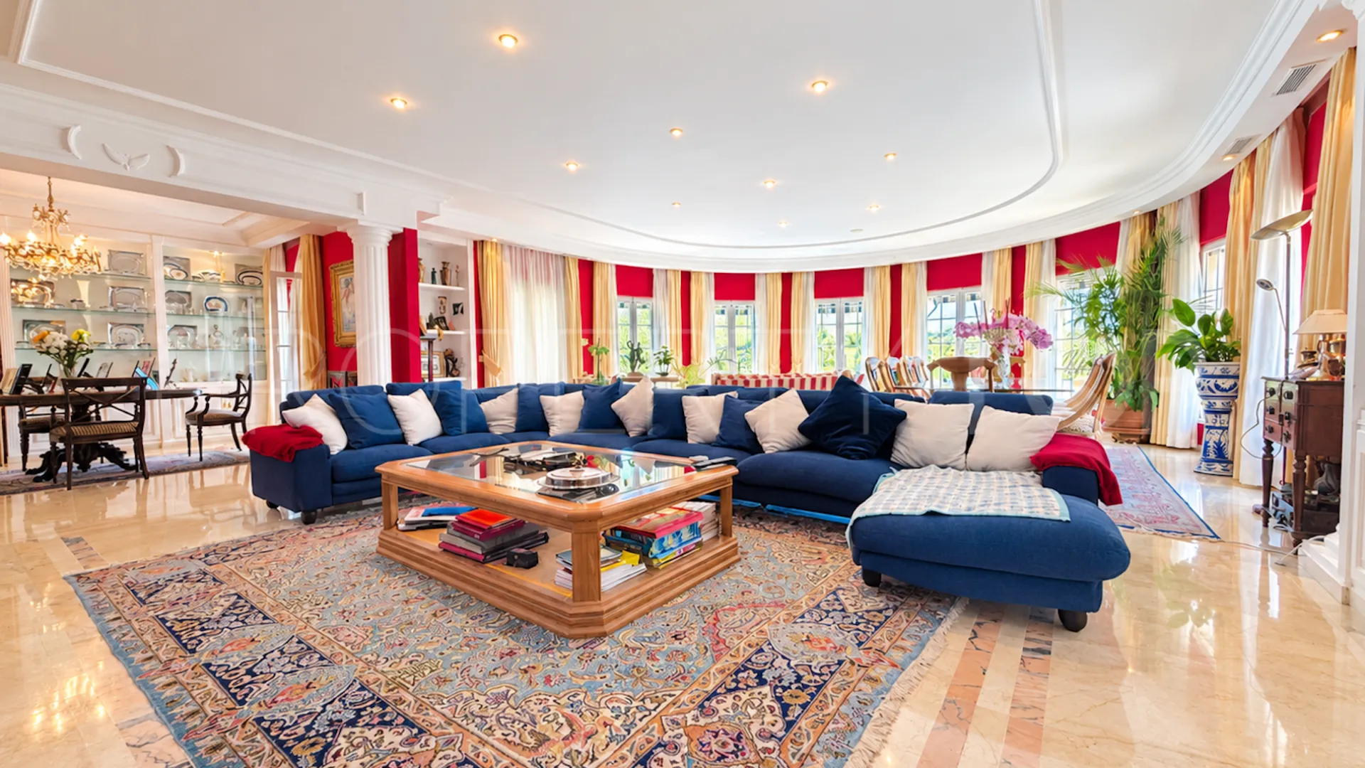 Se vende casa de 10 dormitorios en Mijas Golf