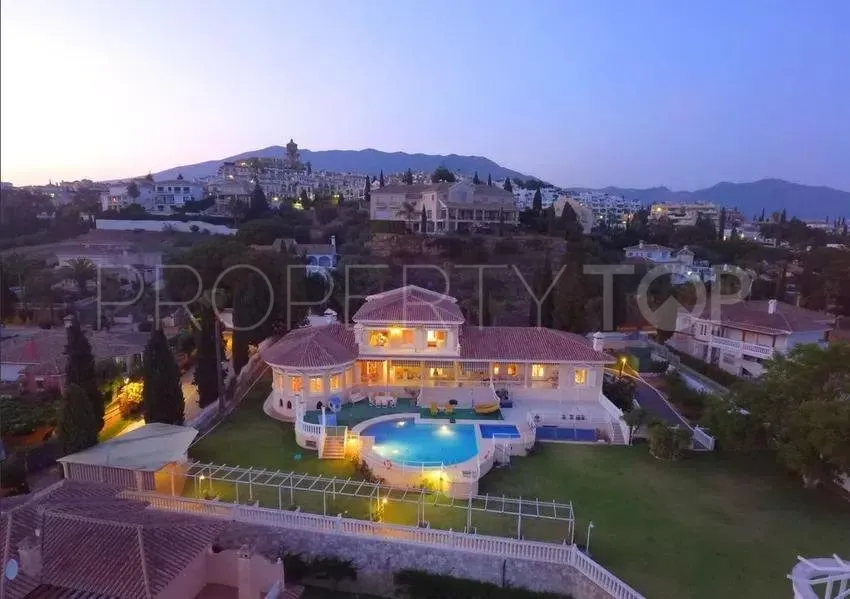 Se vende casa de 10 dormitorios en Mijas Golf
