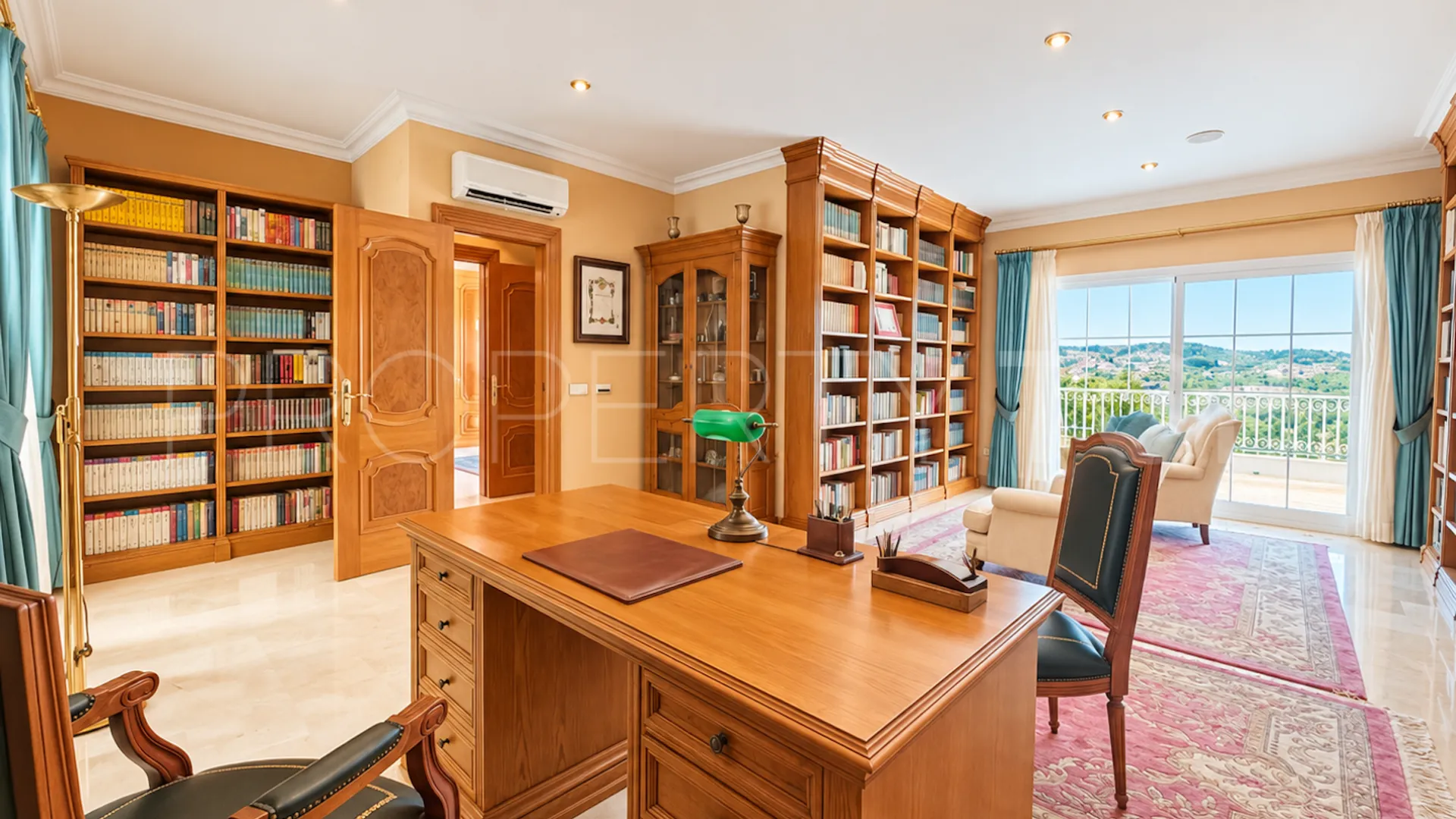 Se vende casa de 10 dormitorios en Mijas Golf