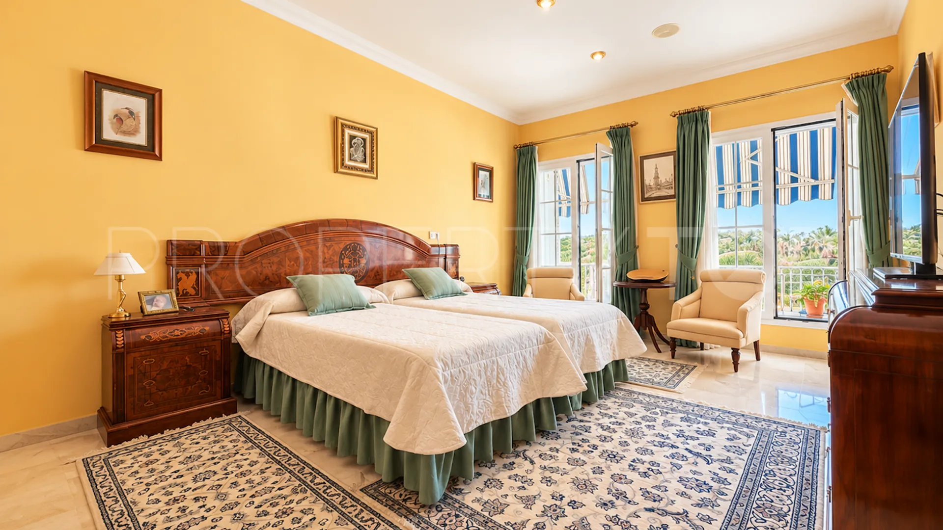 Se vende casa de 10 dormitorios en Mijas Golf