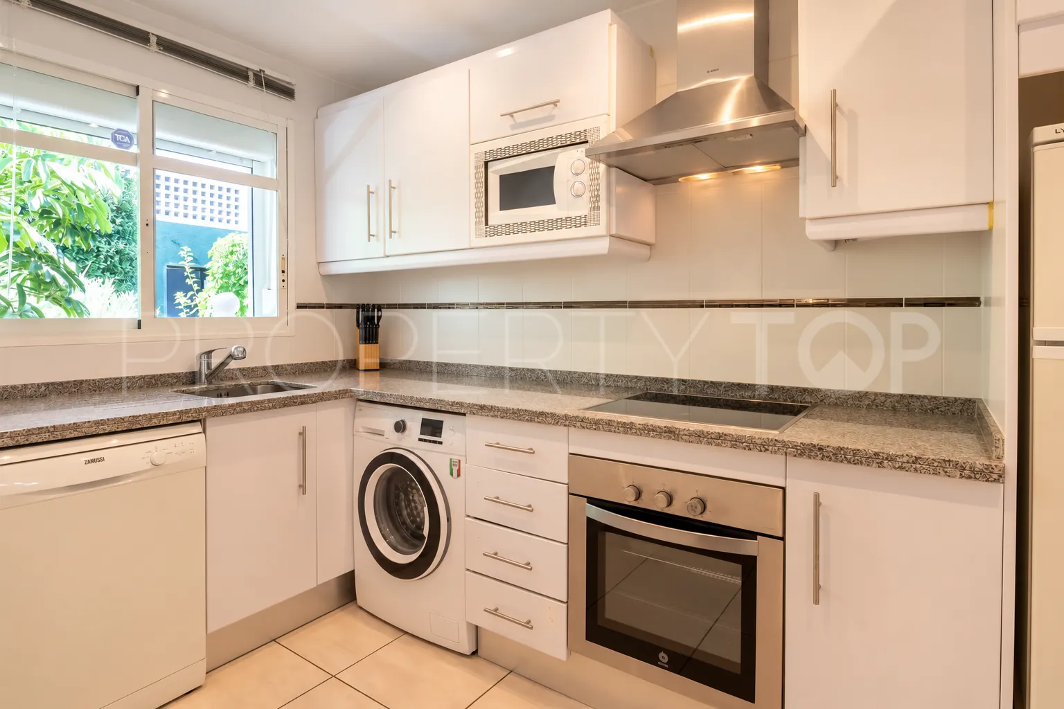 Penthouse for sale in Aloha Gardens