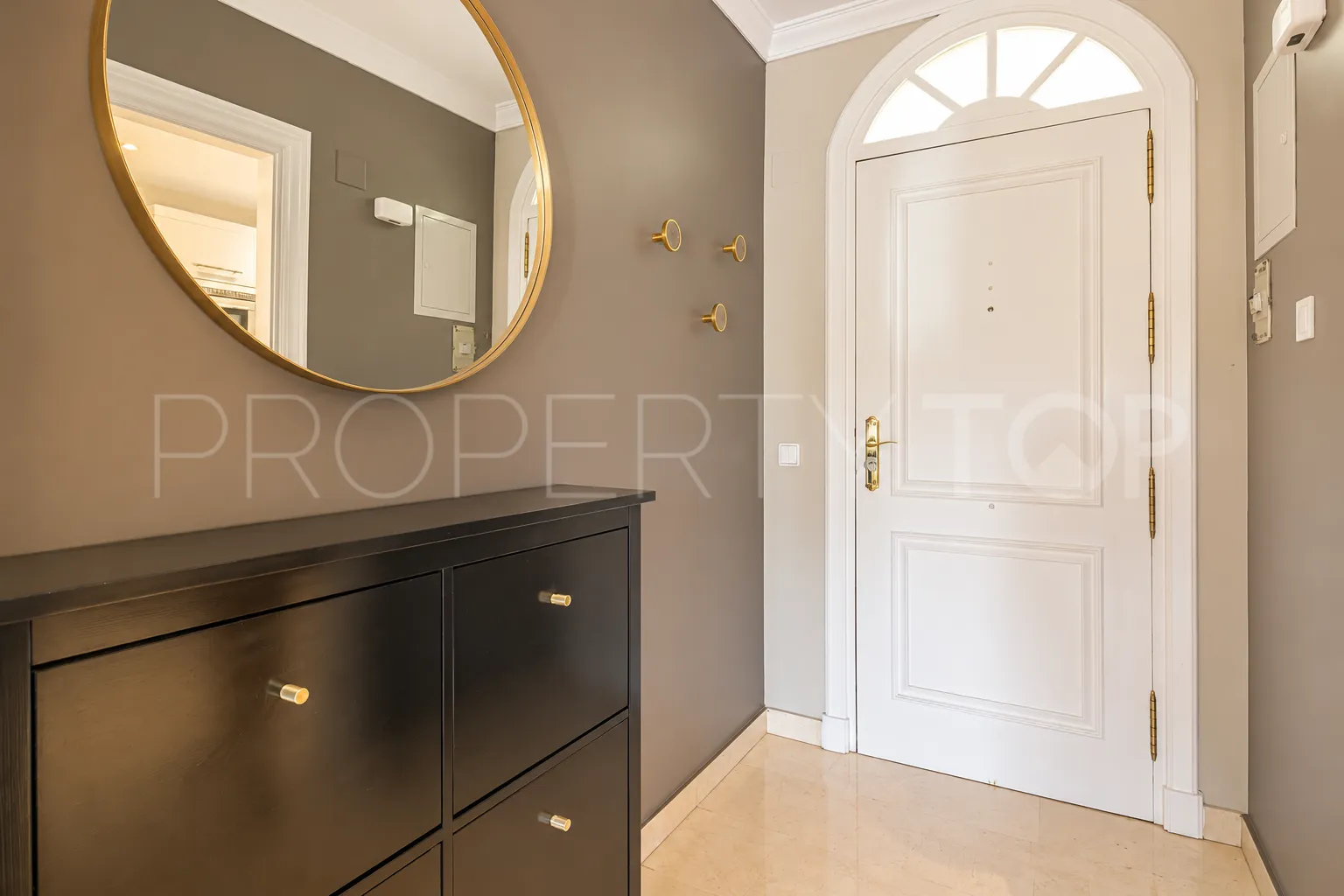 Penthouse for sale in Aloha Gardens