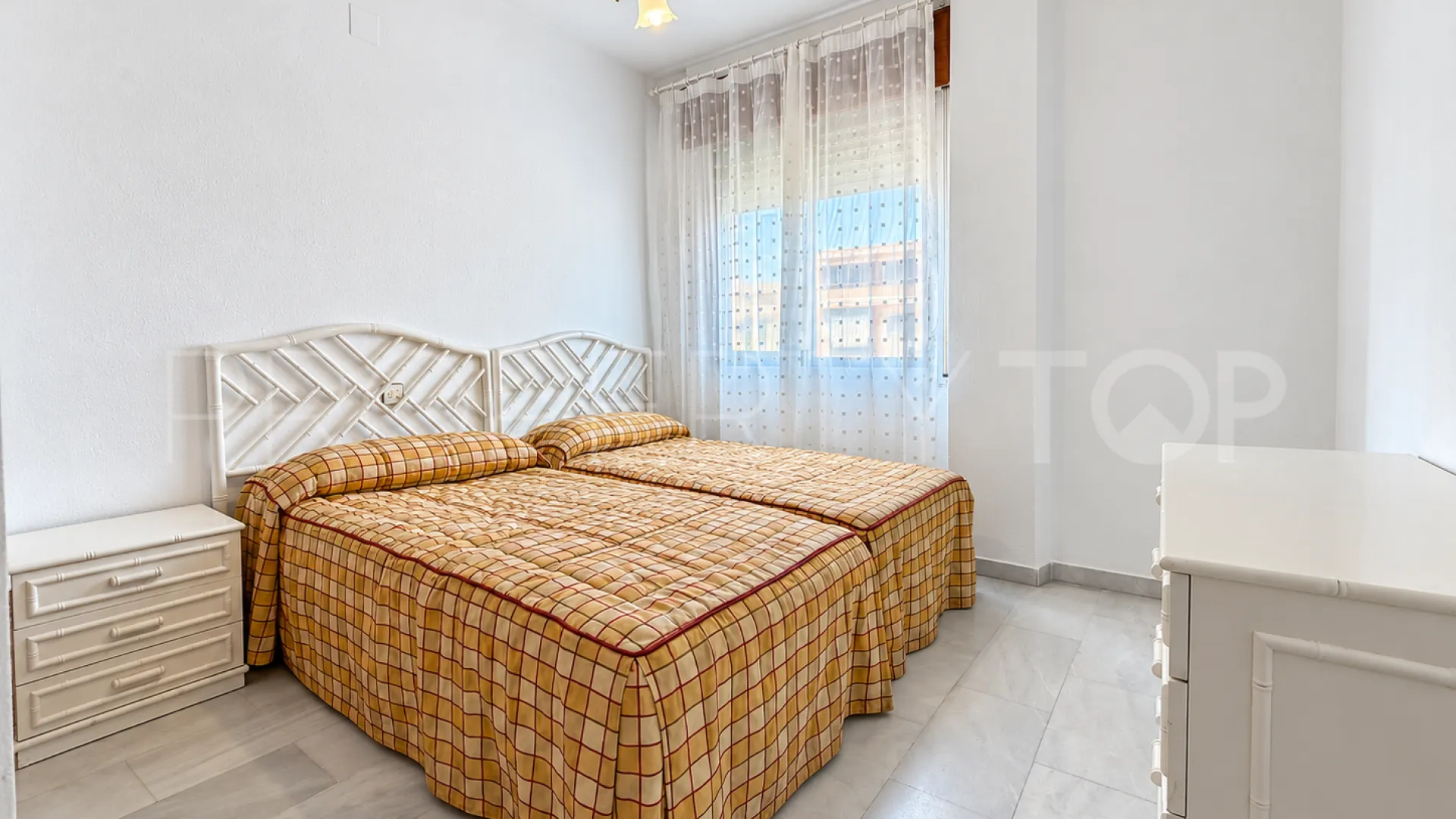 Comprar apartamento con 3 dormitorios en Fuengirola Centro