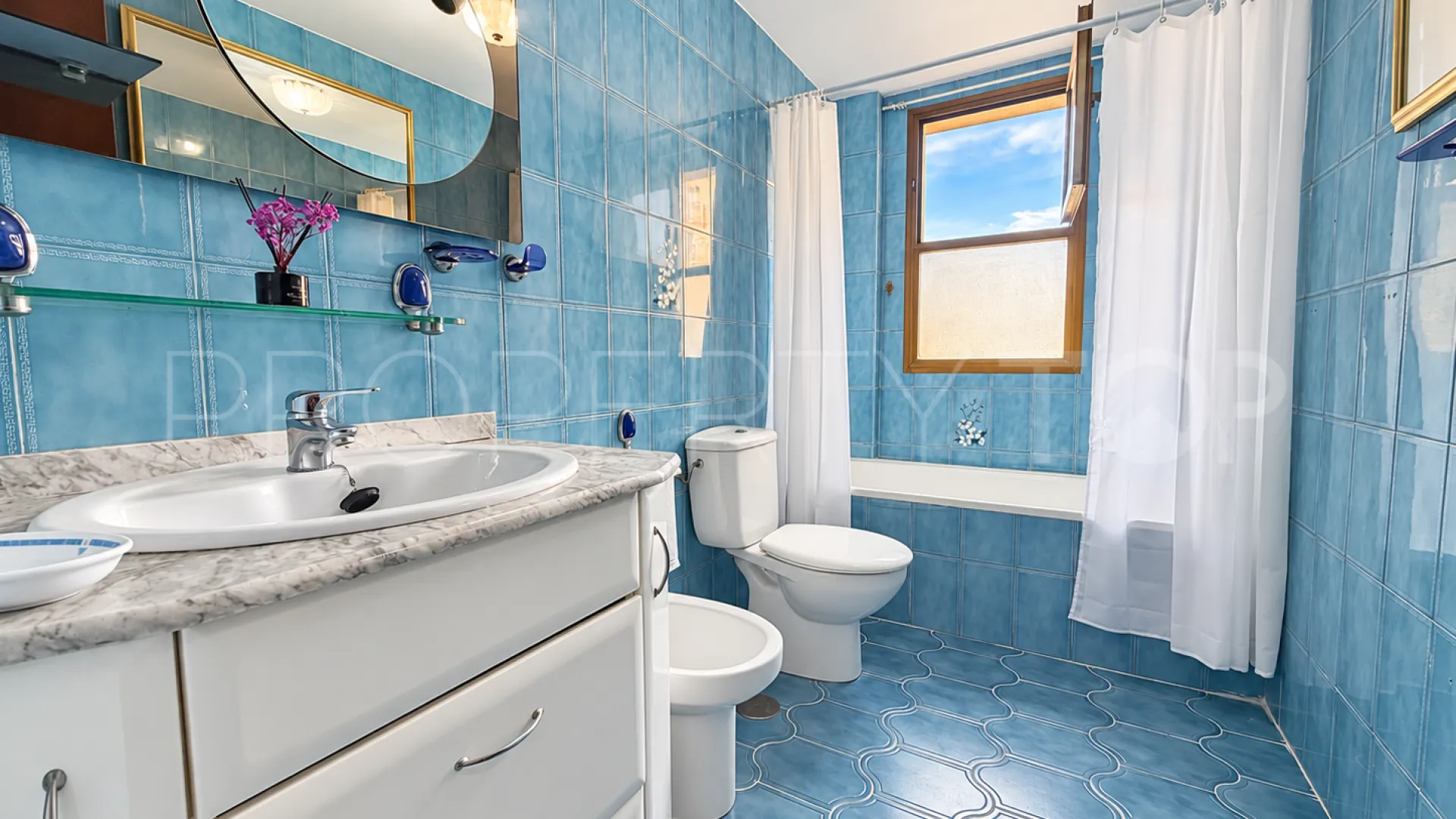 Comprar apartamento con 3 dormitorios en Fuengirola Centro
