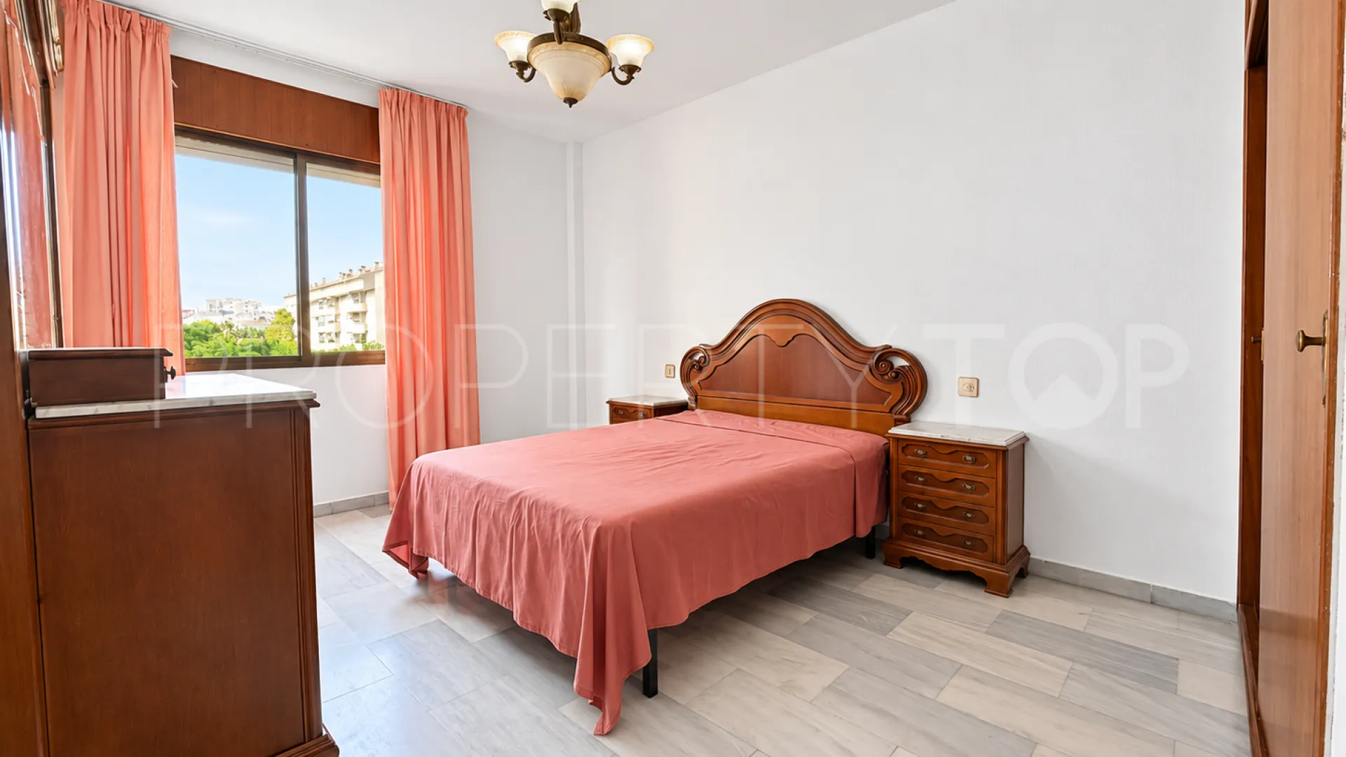 Comprar apartamento con 3 dormitorios en Fuengirola Centro