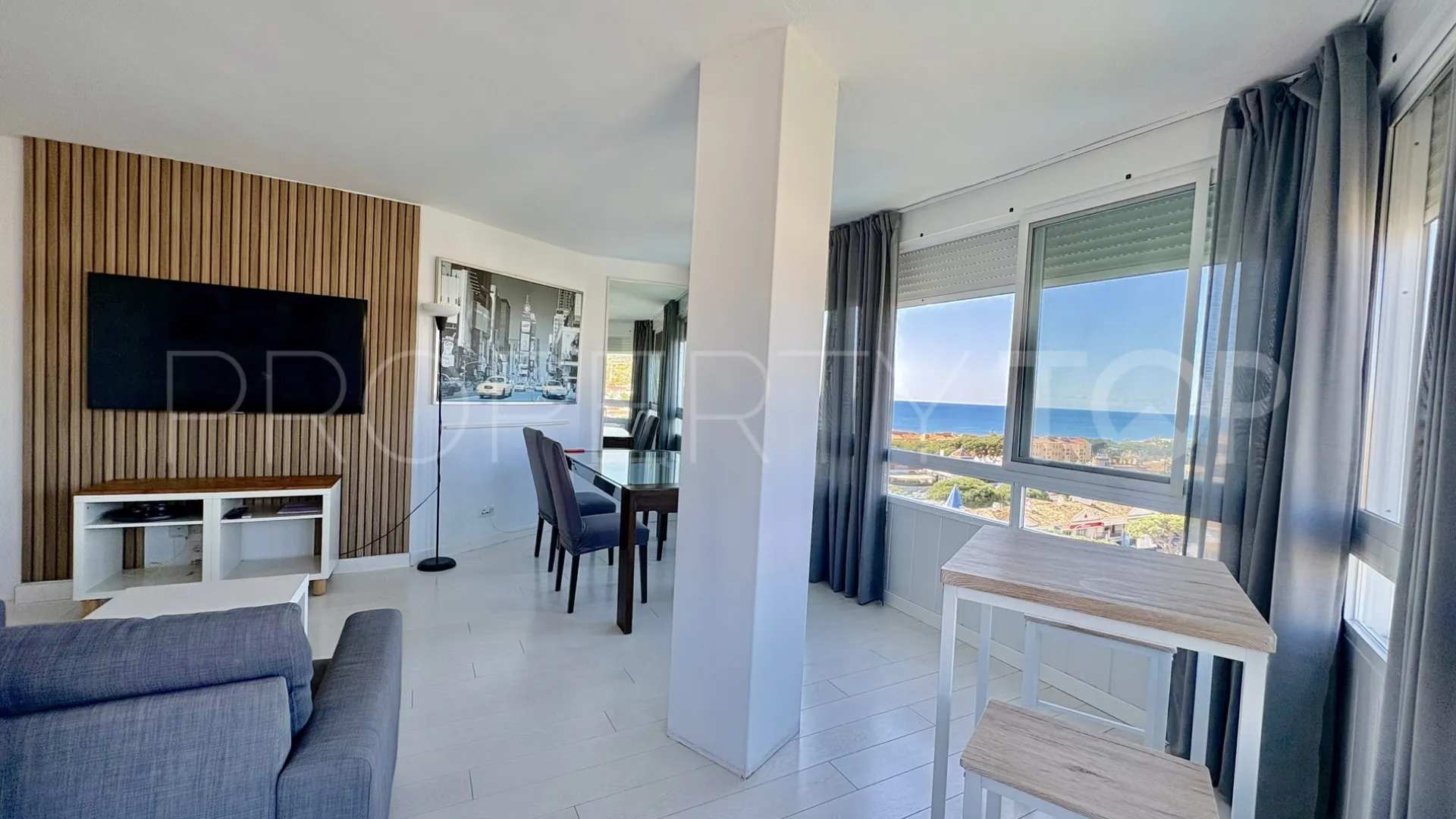 Calahonda, apartamento de 2 dormitorios en venta