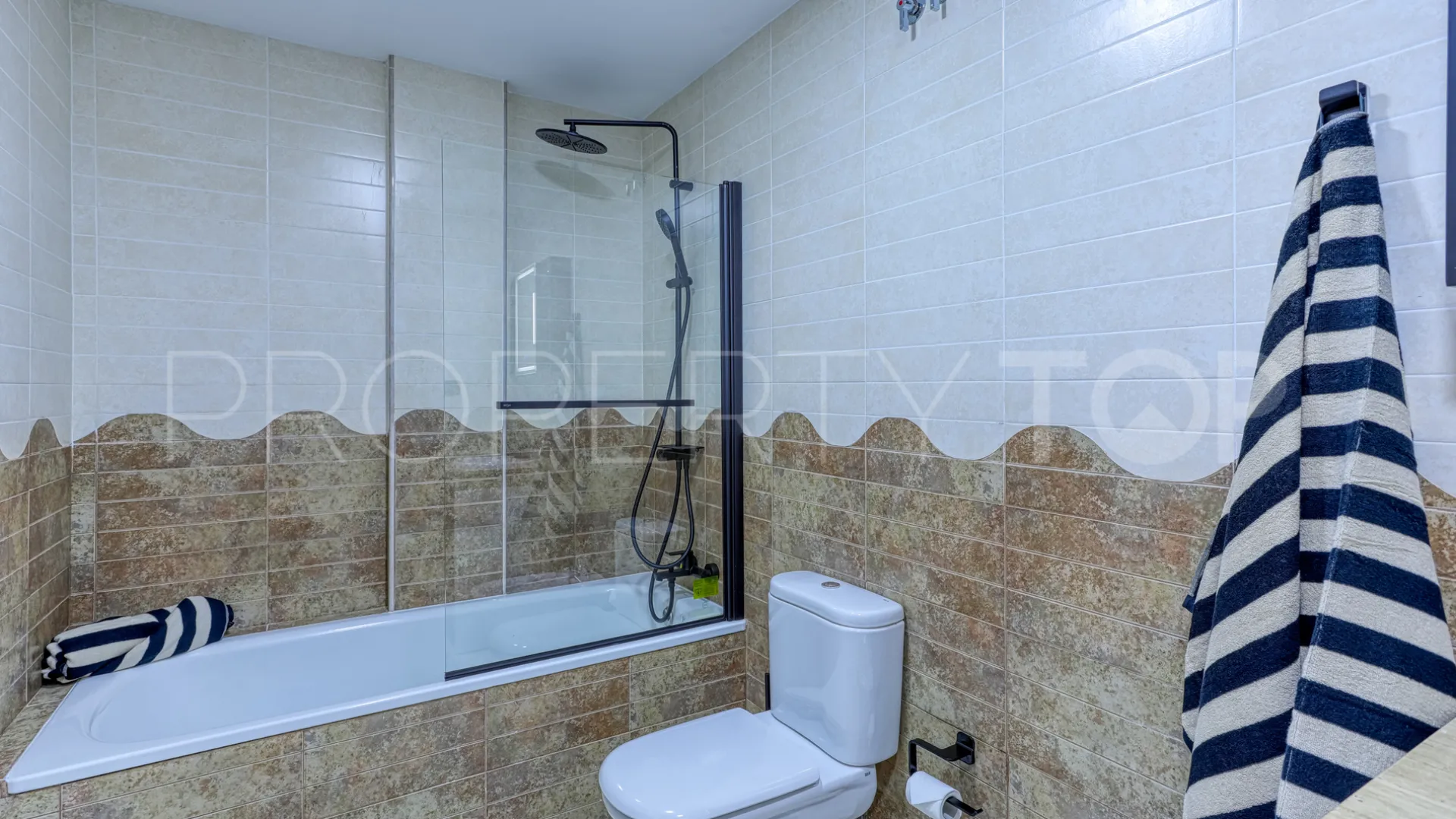Mijas, casa con 5 dormitorios en venta