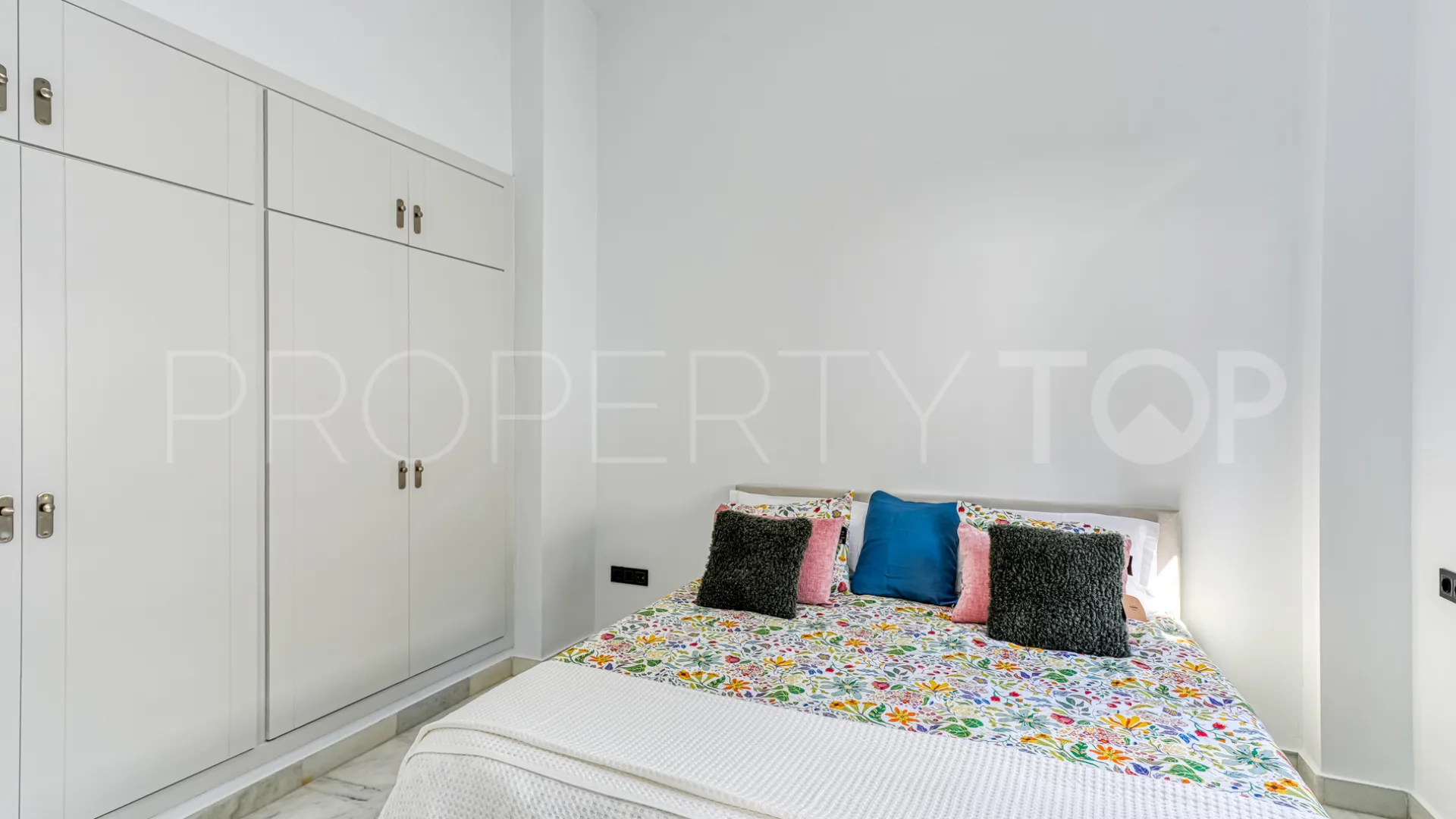 Mijas, casa con 5 dormitorios en venta