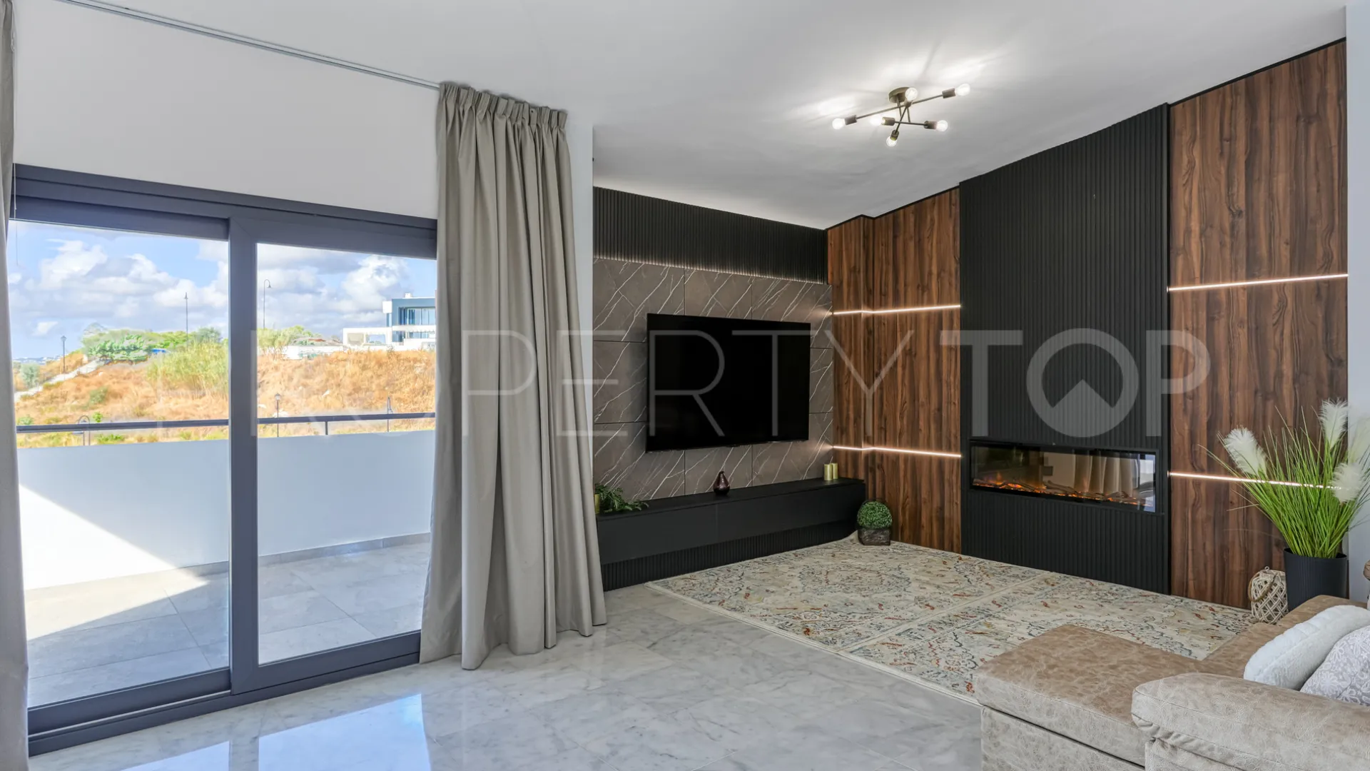 Mijas, casa con 5 dormitorios en venta