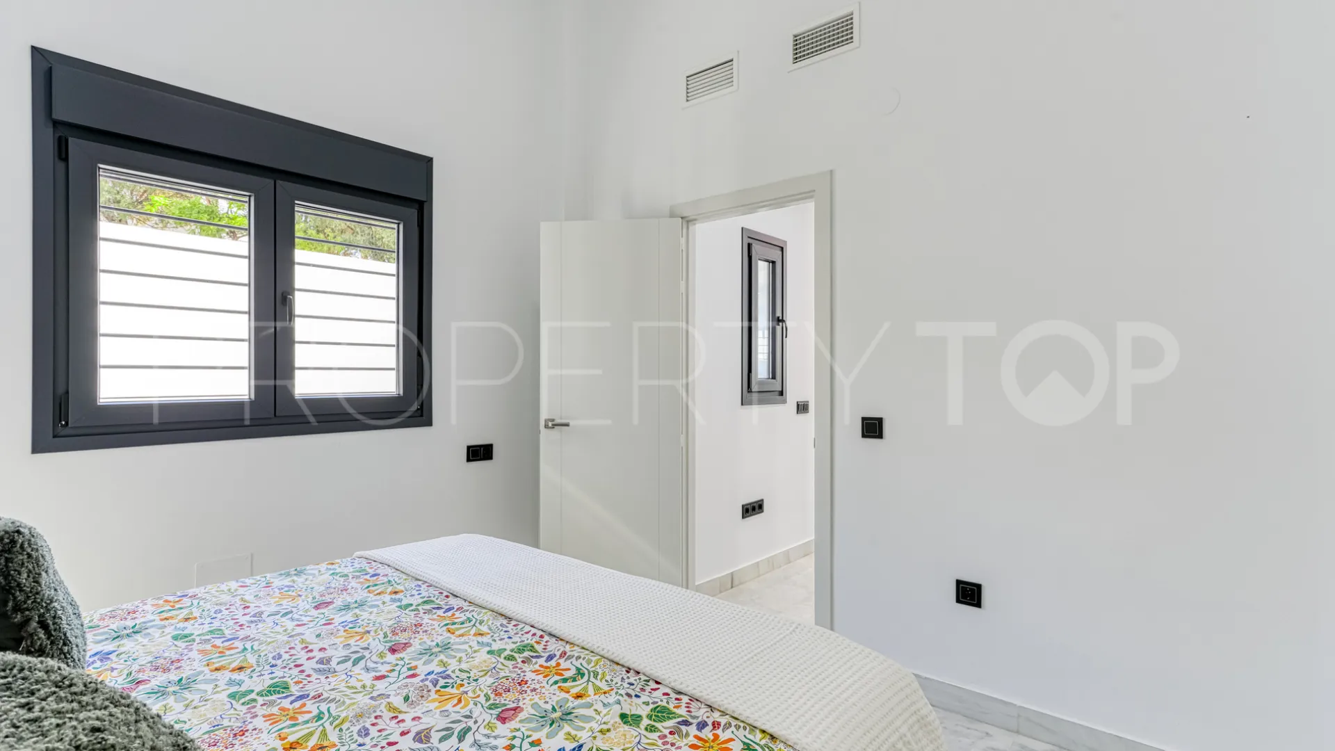 Mijas, casa con 5 dormitorios en venta