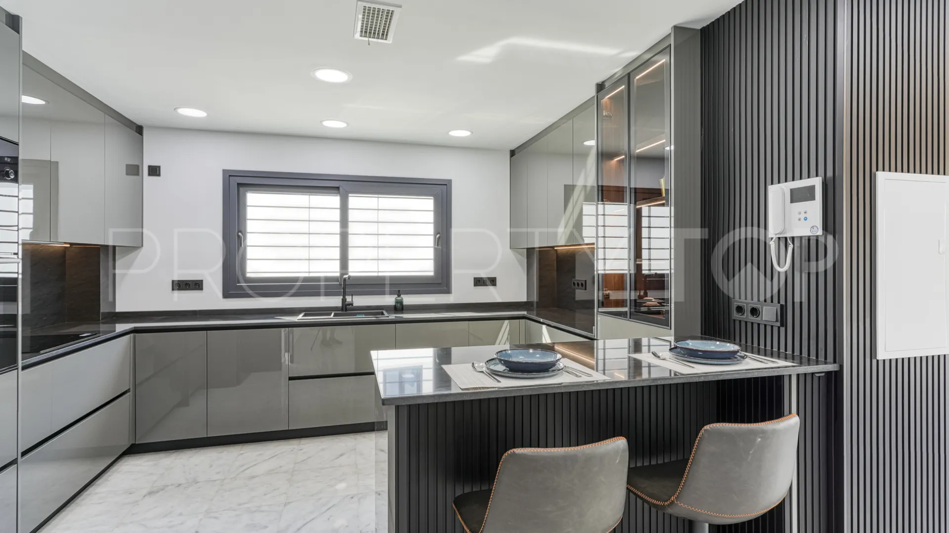 Mijas, casa con 5 dormitorios en venta