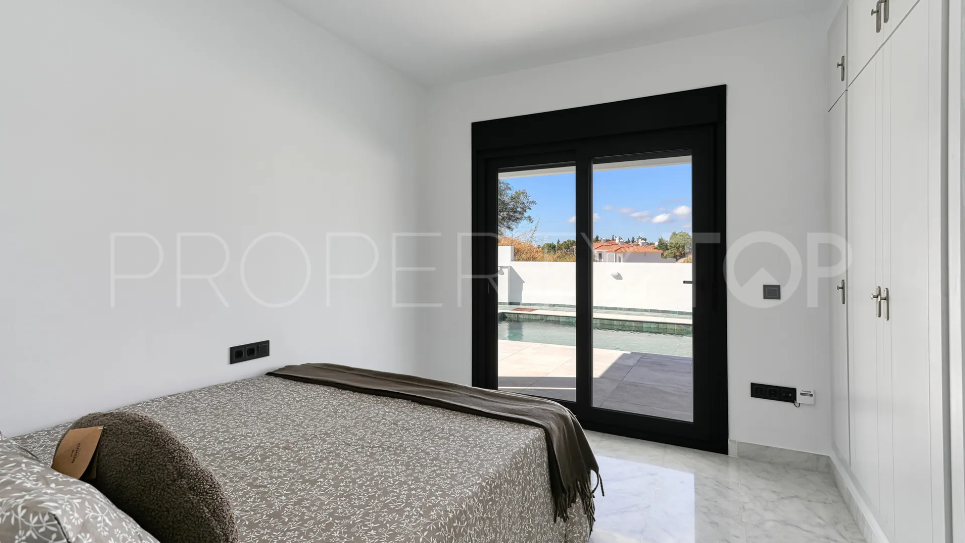 Mijas, casa con 5 dormitorios en venta