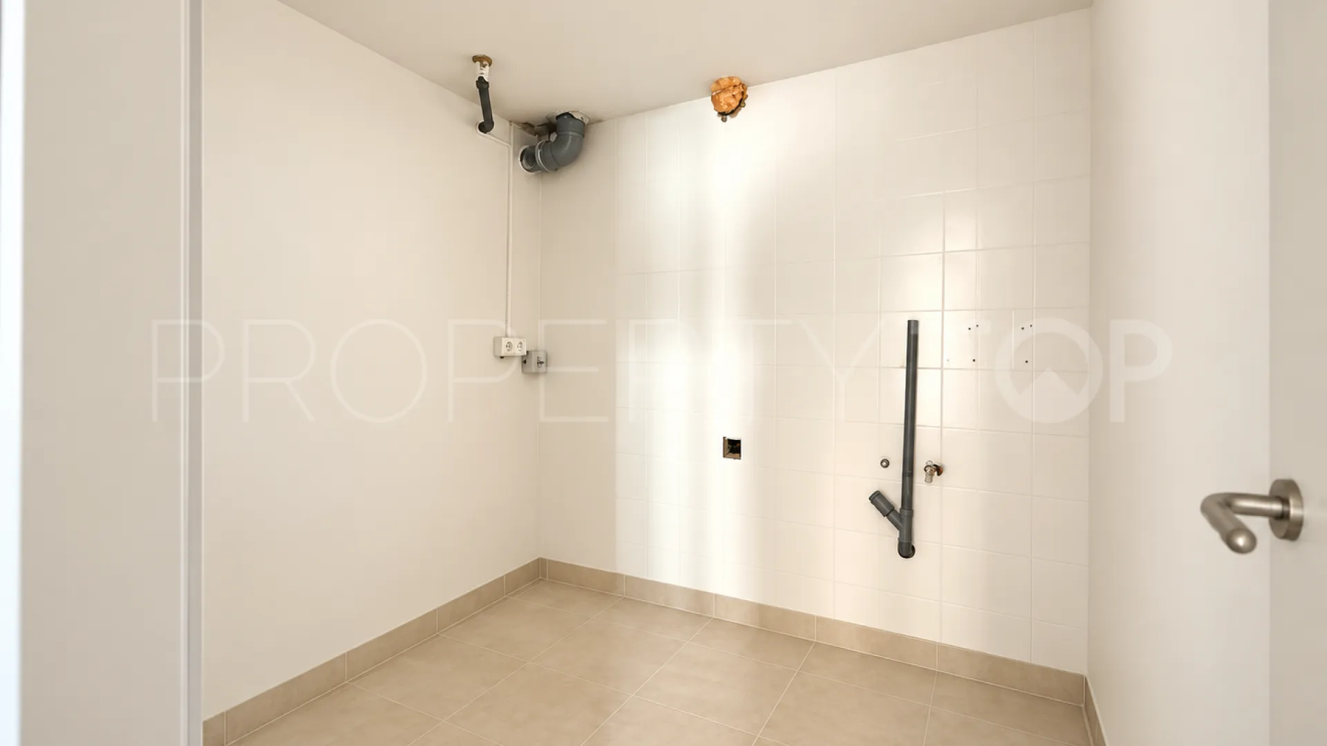 Apartamento en venta en Lomas de los Monteros con 3 dormitorios