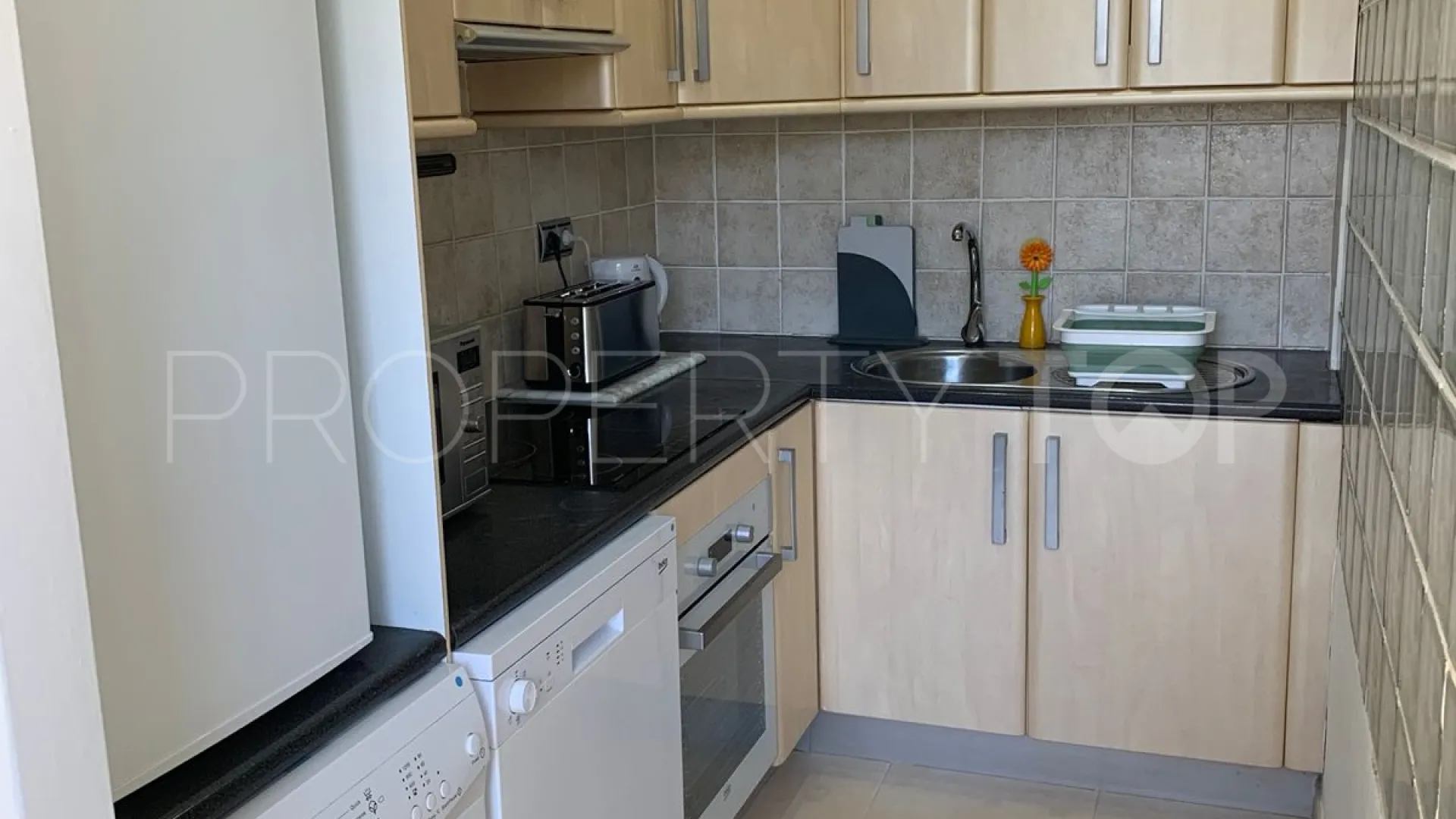 Ground floor apartment for sale in Sitio de Calahonda with 2 bedrooms